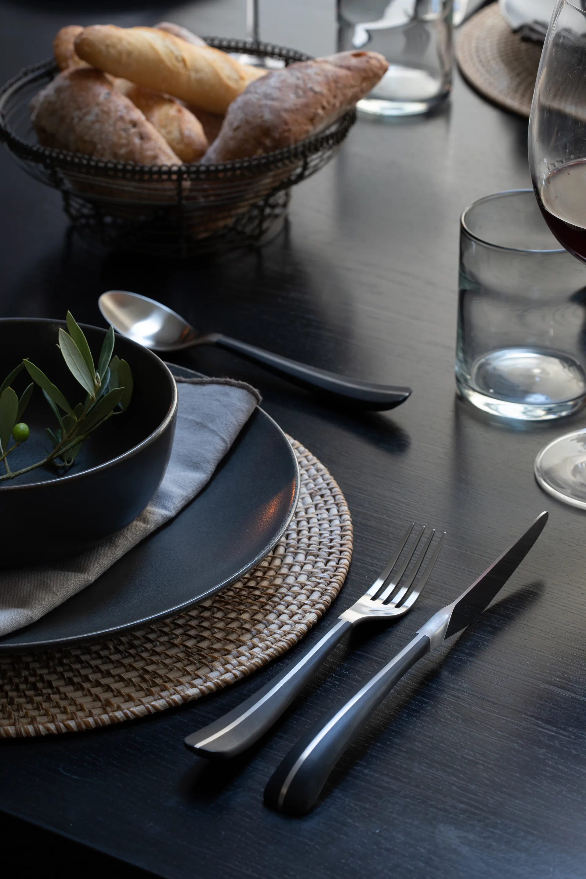 Couverts Contour 24 Pièces, Noir Robert Welch