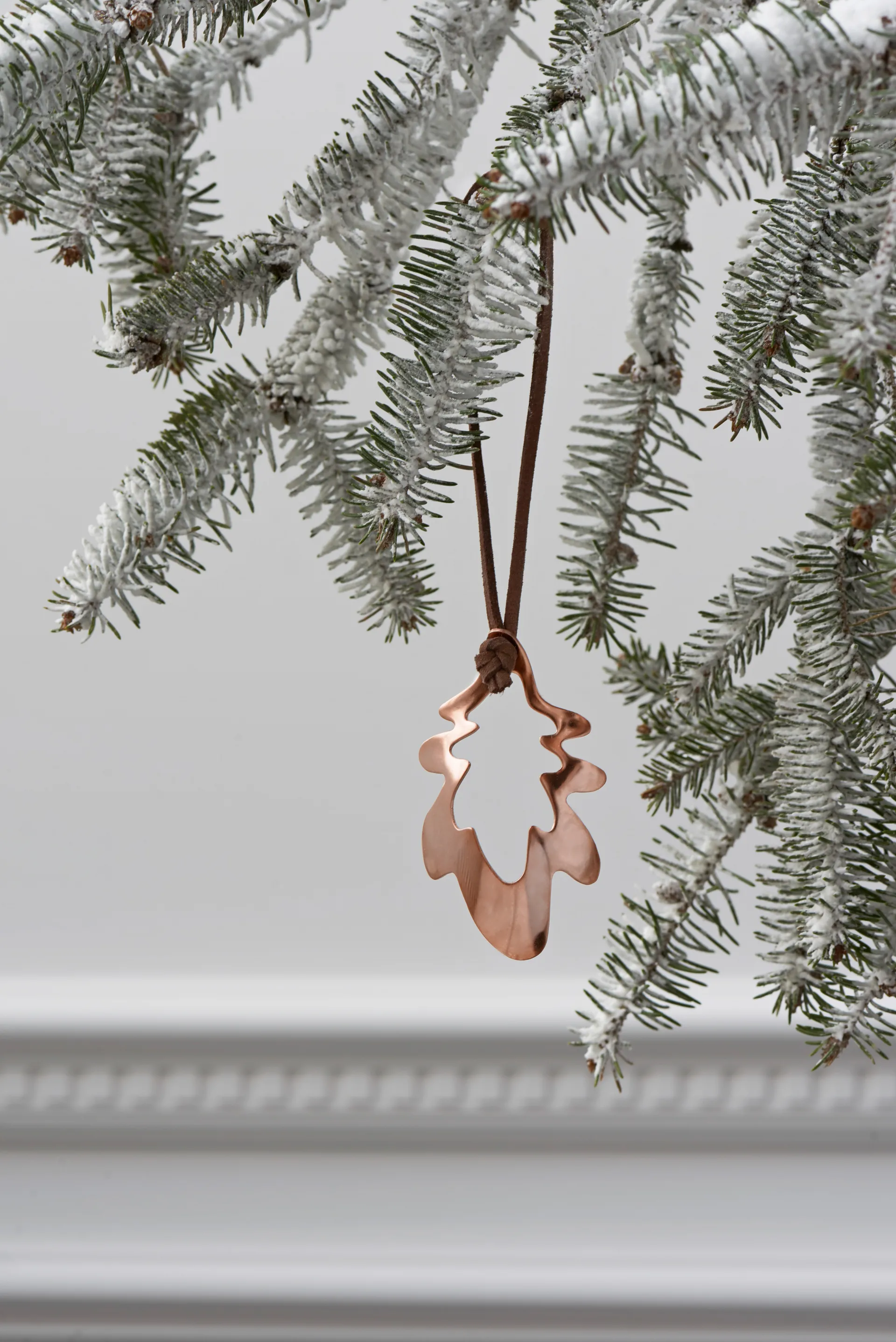 Décoration de Noël feuille de chêne Karen Blixen forest tales 8,5 cm, Cuivre Rosendahl