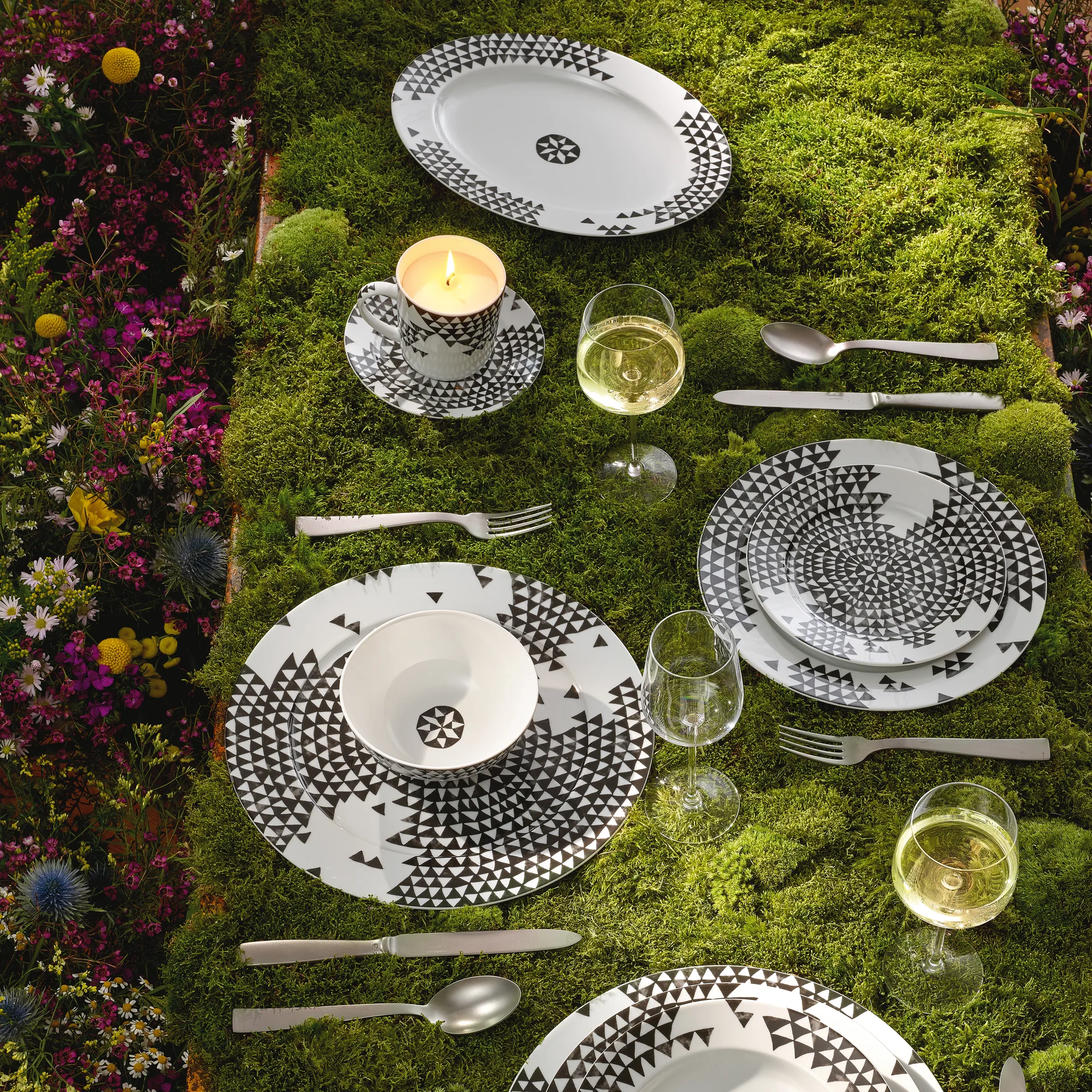 Bougie dans un mug Magic Garden Black Seeds, Blanc-noir Rosenthal