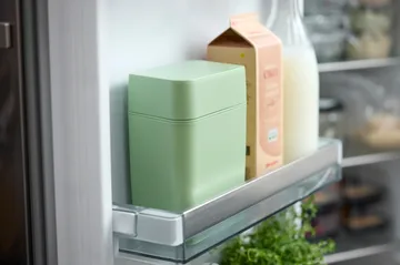 Boîte à fromage Classic avec coupe-fromage 16,5x10x19 cm - Misty green - Rosti