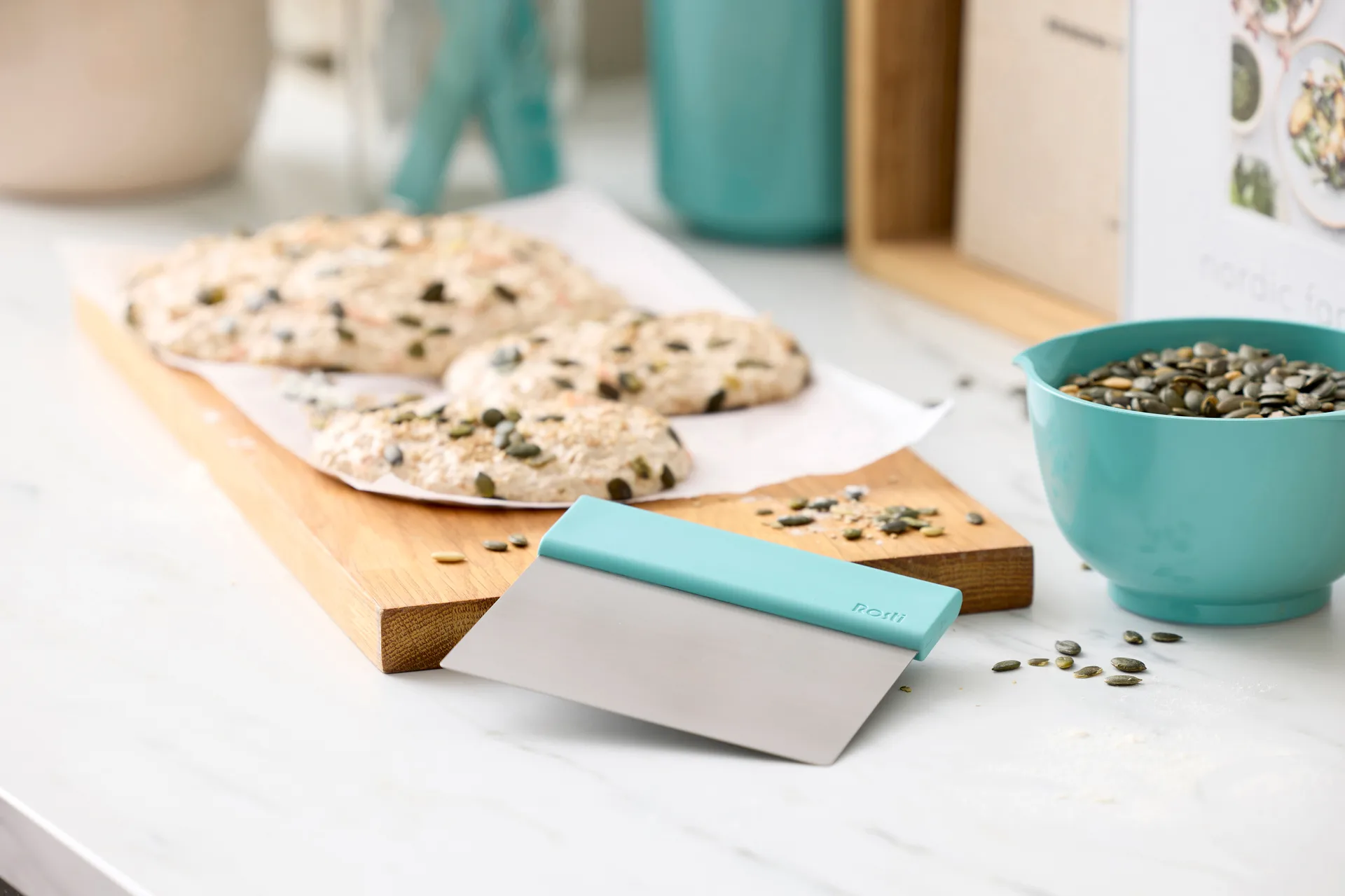 Coupe-pâte Emma en acier, Nordic green Rosti