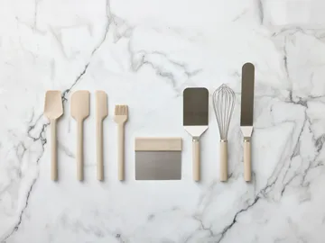 Spatule étroite Emma en acier 33 cm - Humus - Rosti