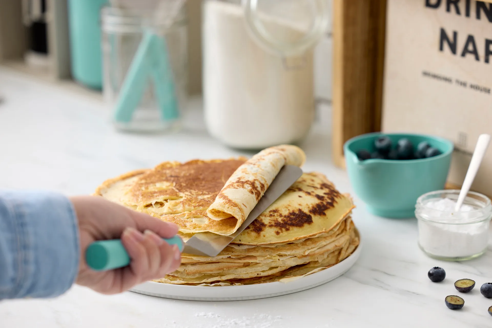 Spatule étroite Emma en acier 33 cm, Nordic green Rosti