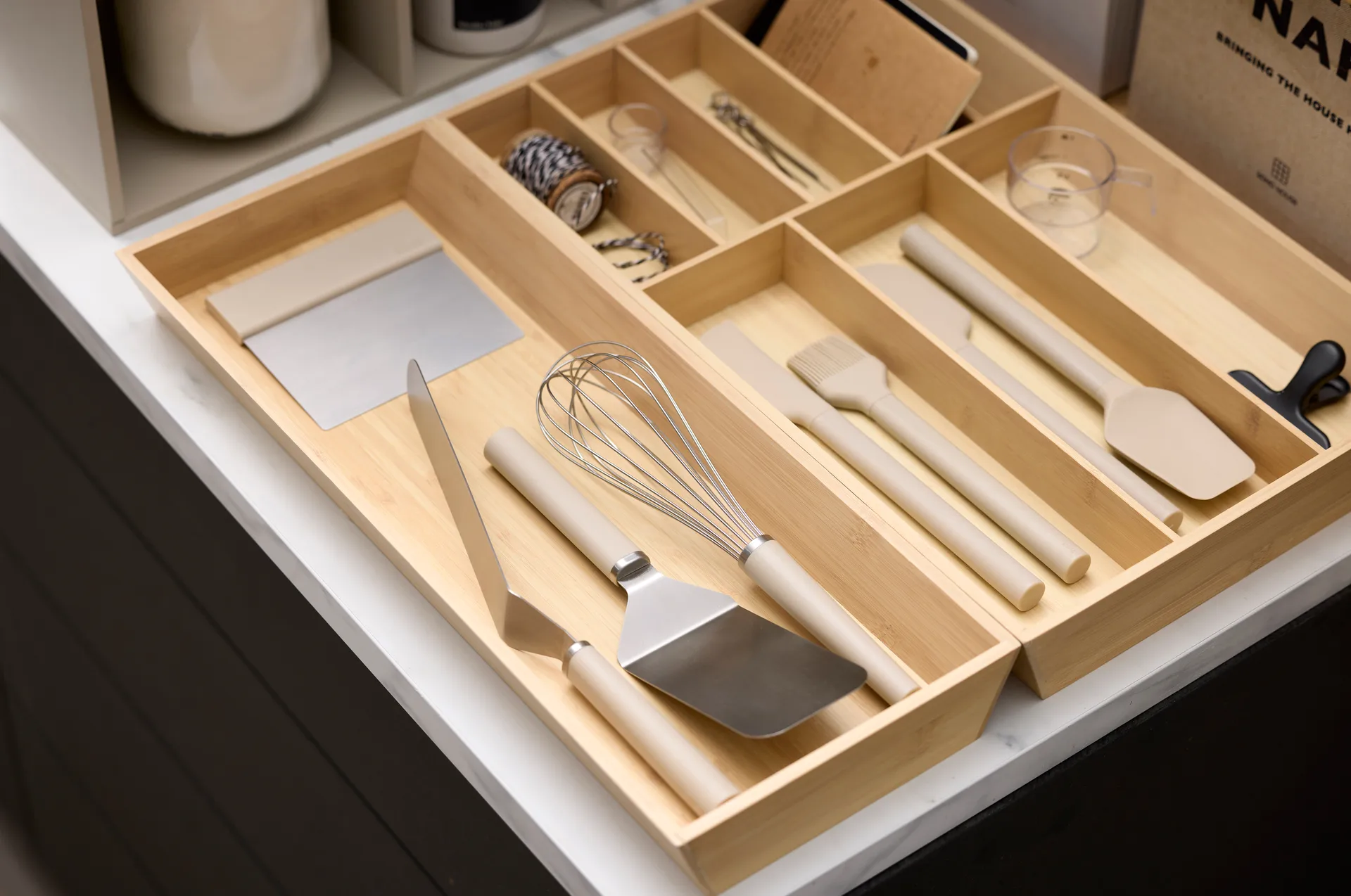 Spatule large Emma en acier 26 cm, Humus Rosti