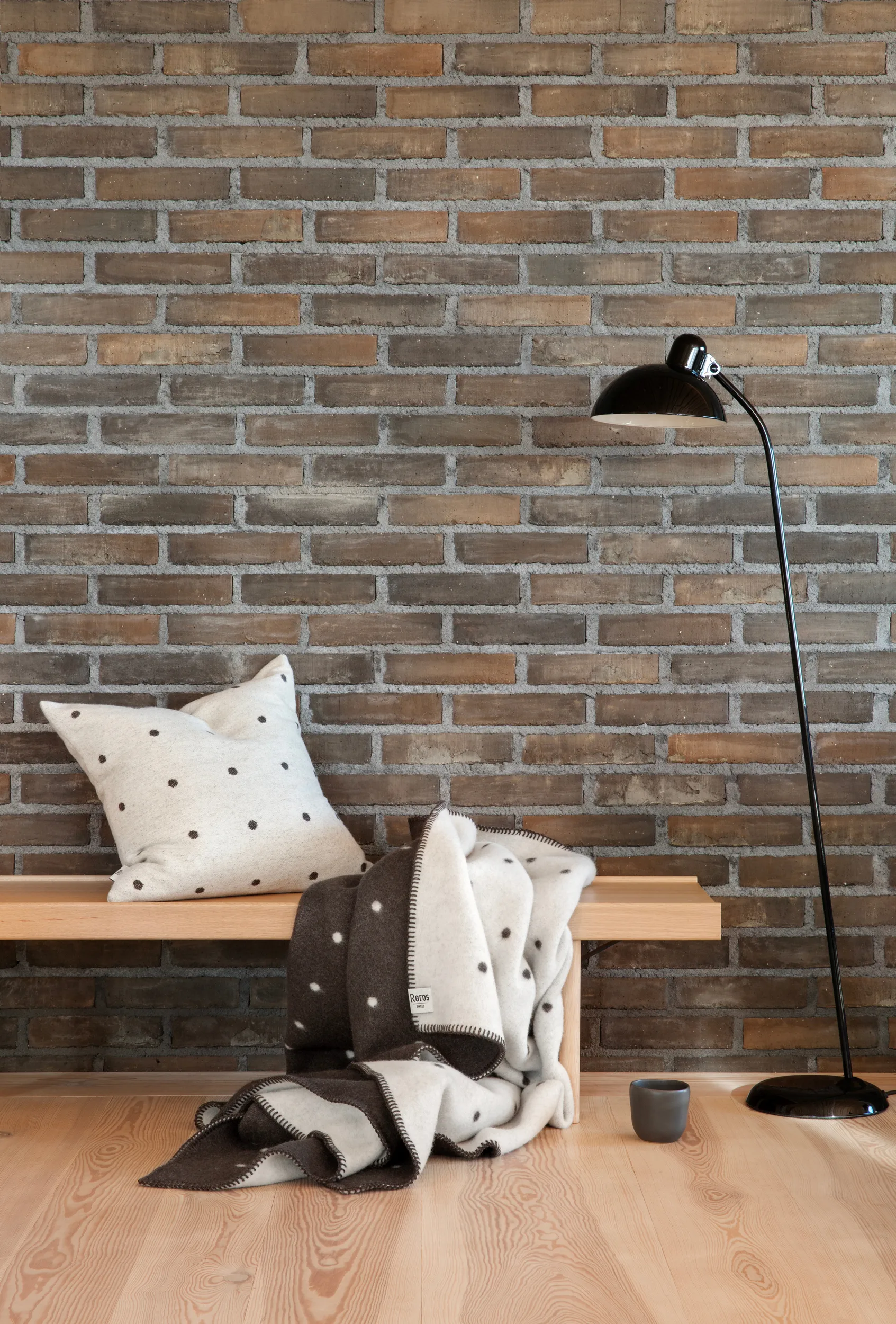 Coussin Pastille 50x50 cm, Black and white Røros Tweed