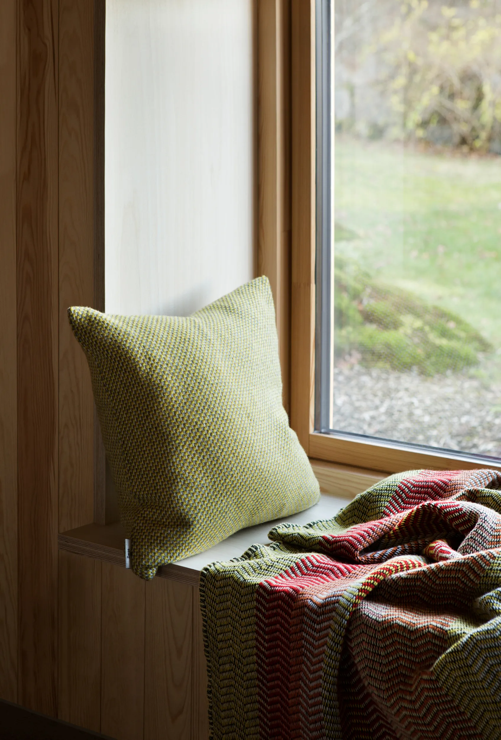 Plaid Fri 150x200 cm, Summer red Røros Tweed