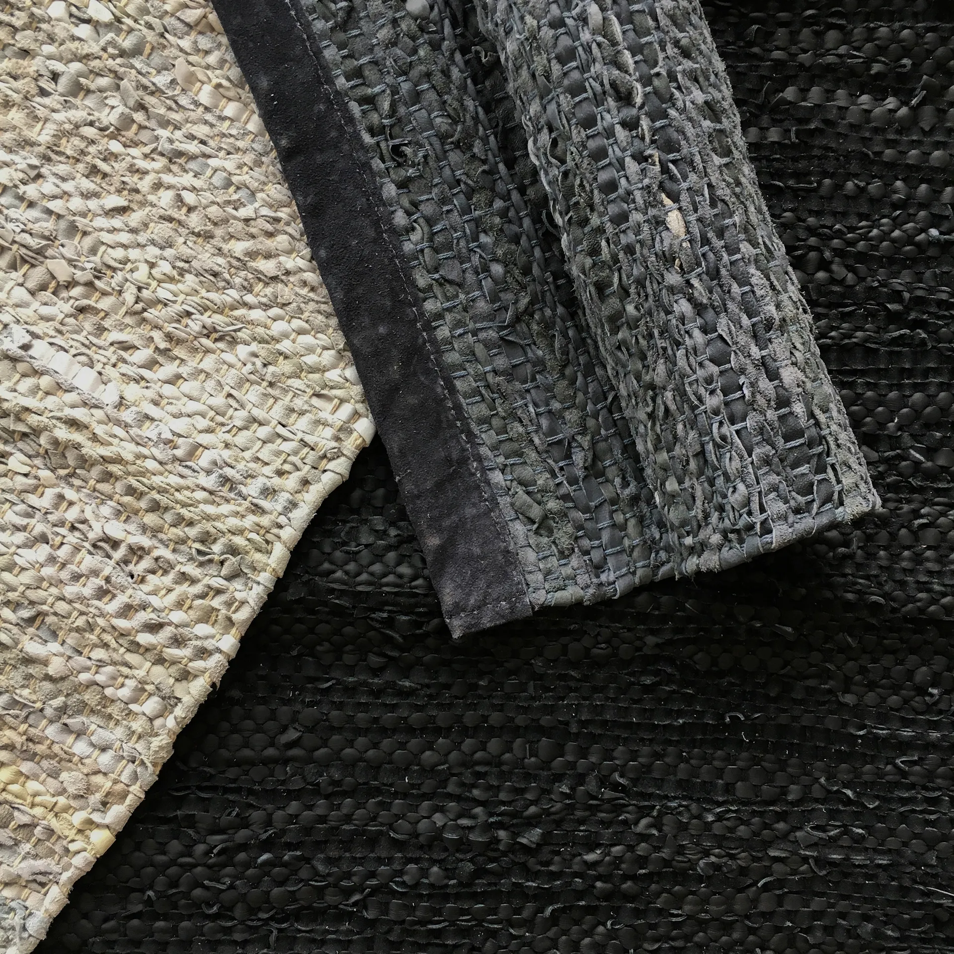 Tapis Leather 200x300cm, dark grey (gris foncé) Rug Solid