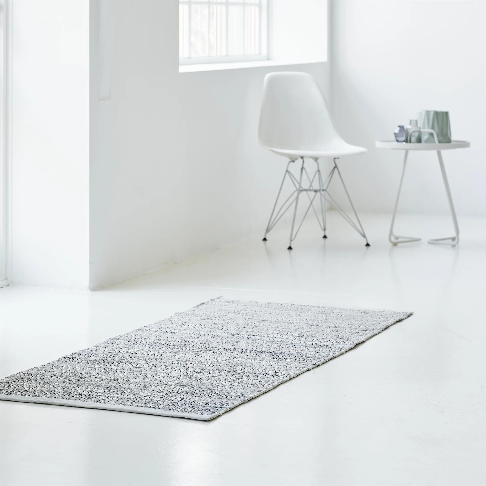 Tapis Leather 60x90cm, light grey (Gris clair) Rug Solid