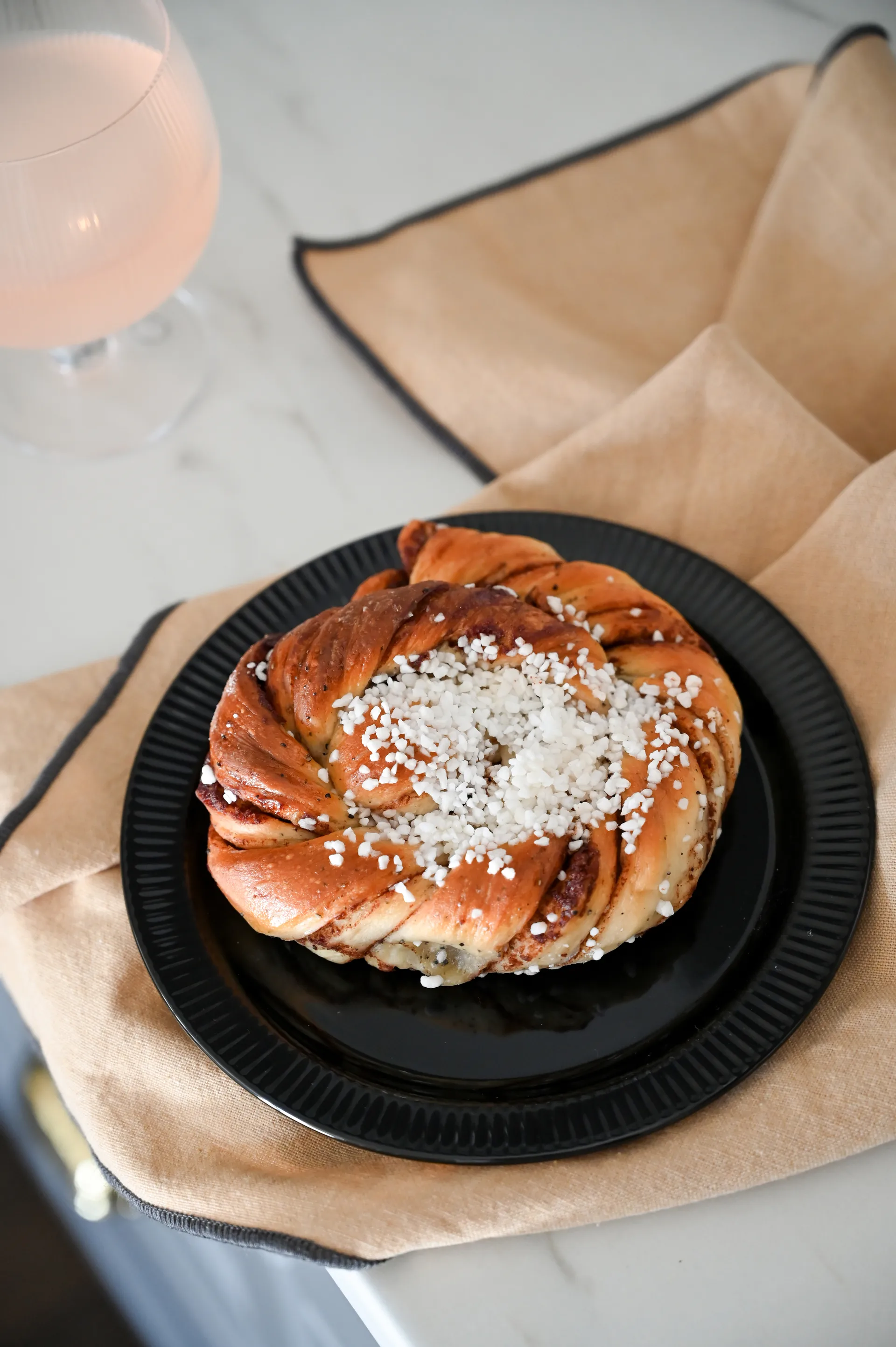 Assiette à dessert Inka, Noir, Ø17 cm Sagaform