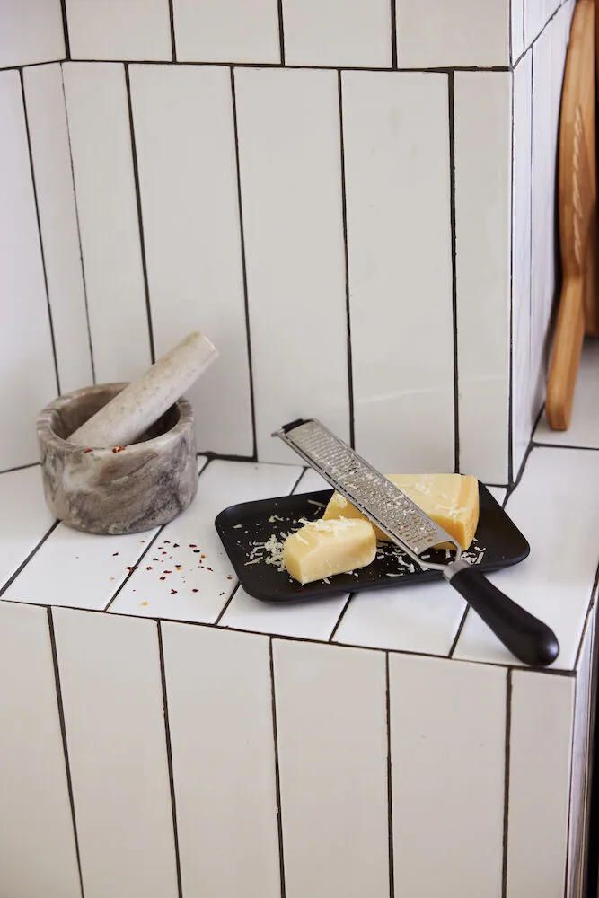 Assiette Hanna 13x19 cm, Noir Sagaform