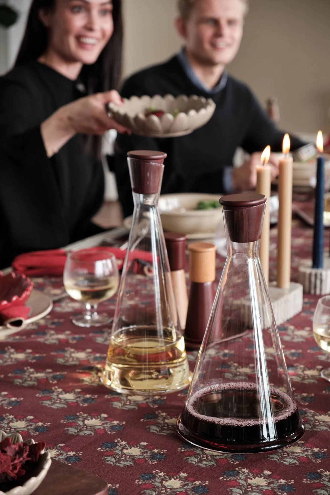Carafe à vin Gurken, Transparent-rouge foncé, 1,6 L Sagaform