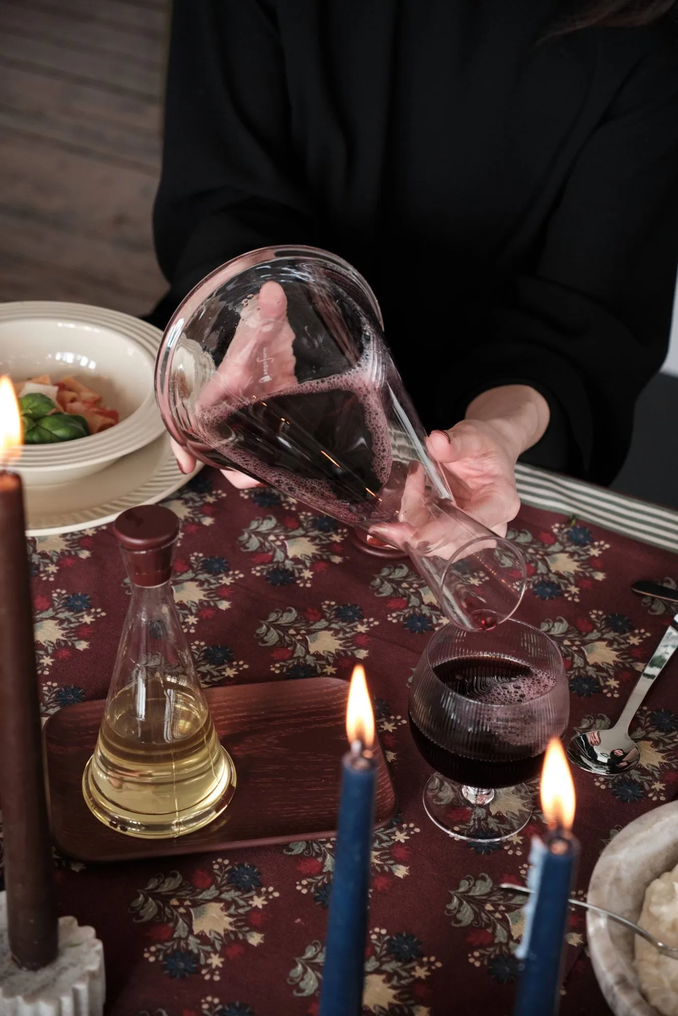 Carafe à vin Gurken, Transparent-rouge foncé, 1,6 L Sagaform