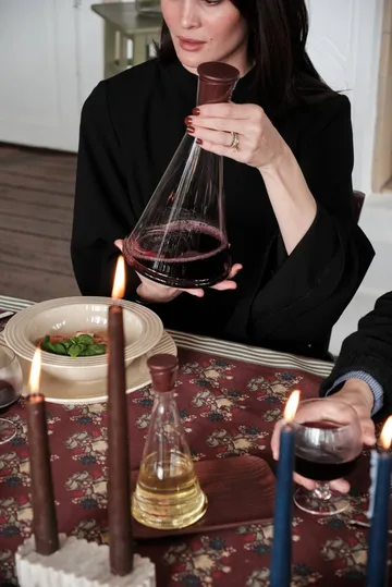 Carafe à vin Gurken - Transparent-rouge foncé, 1,6 L - Sagaform