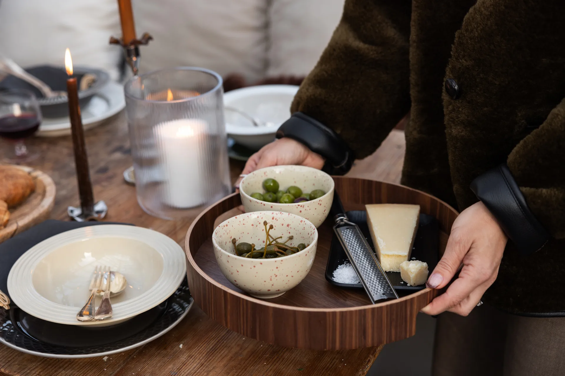 Plateau rond Hanna Ø35 cm, Marron foncé Sagaform