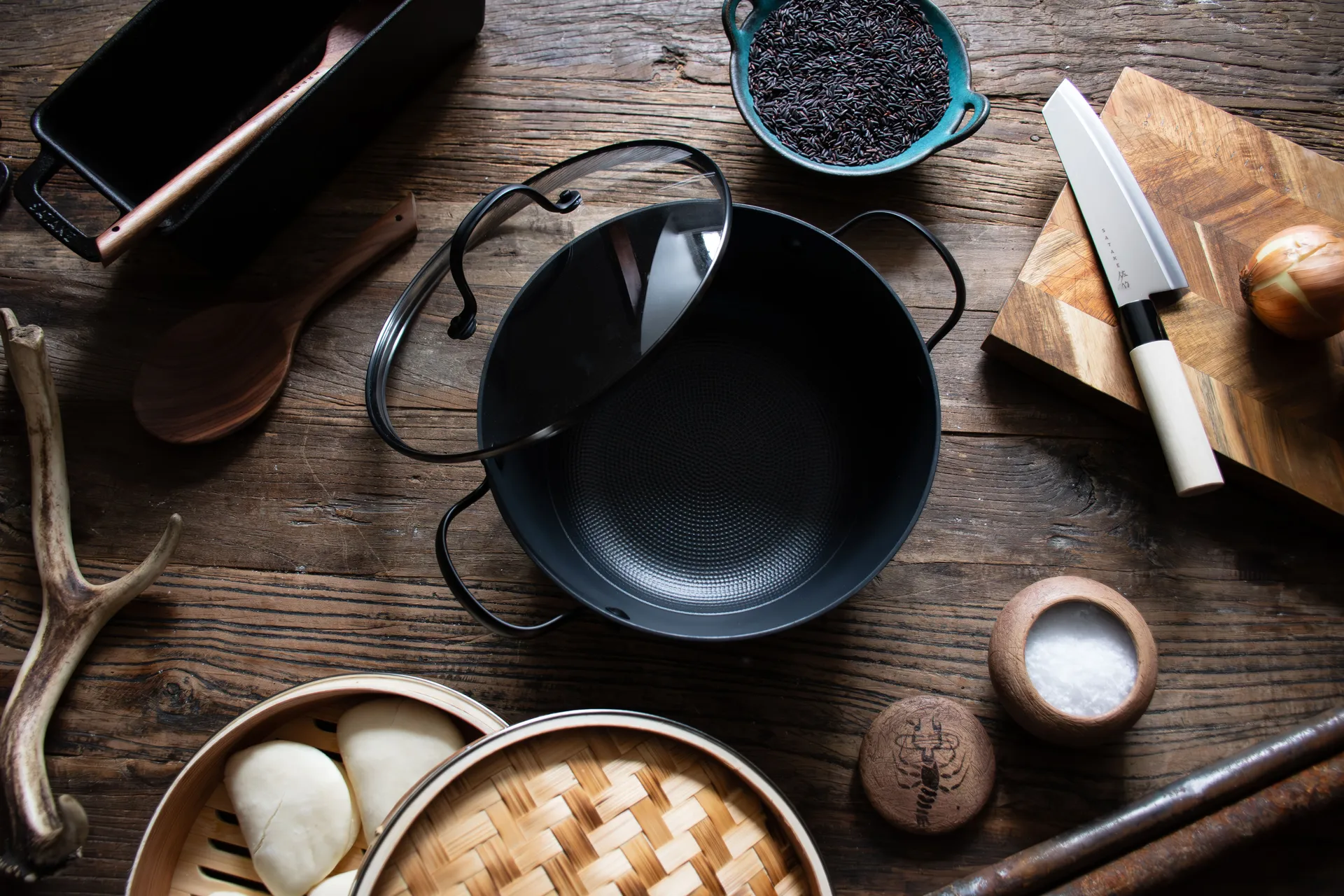 Casserole Satake en fonte légère avec couvercle en verre, 24 cm Satake