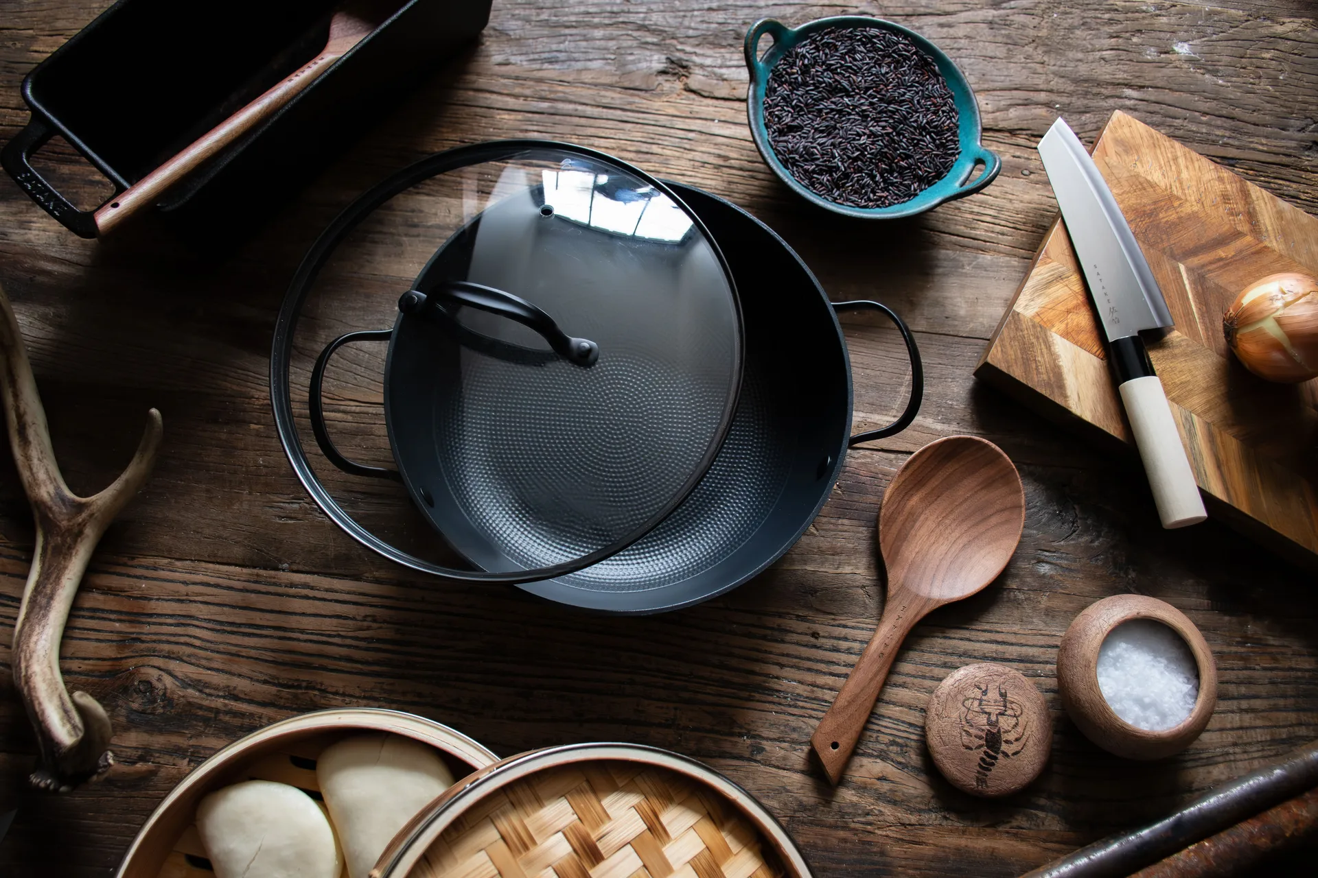 Casserole Satake en fonte légère avec couvercle en verre, 26 cm Satake