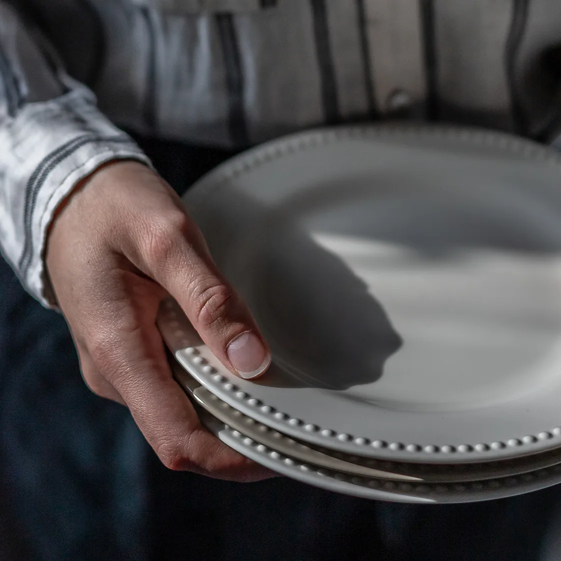 Assiette Dots 28cm Lot de 4, Gris Scandi Living