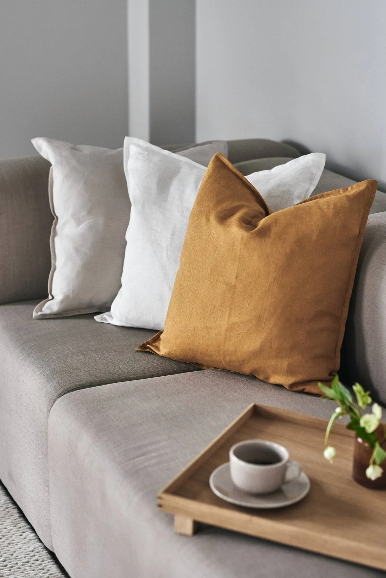 Housse de coussin en lin Calm 50x50 cm, Mustard Scandi Living