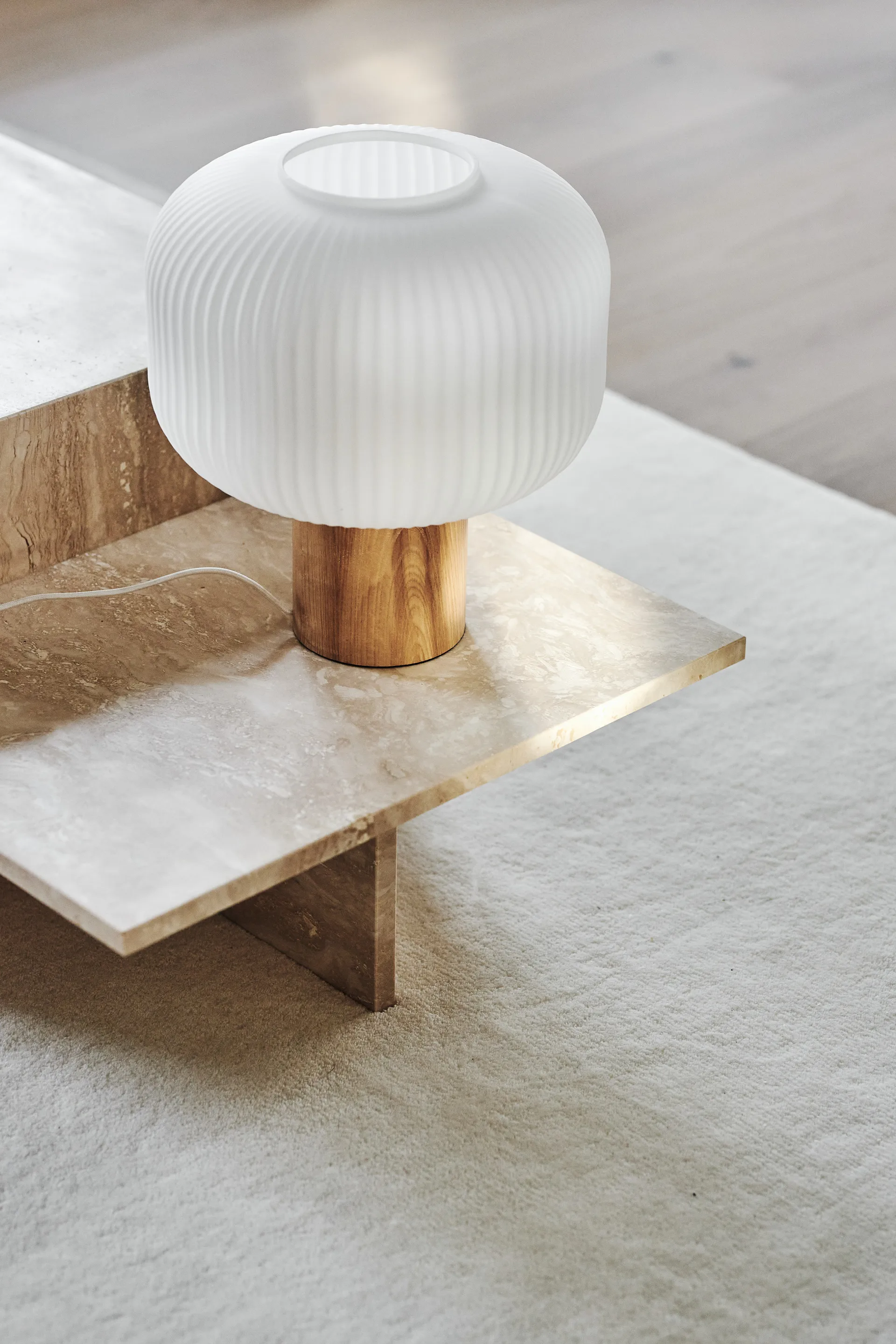 Lampe de table Fair 34,5 cm, Verre gelé-frêne Scandi Living