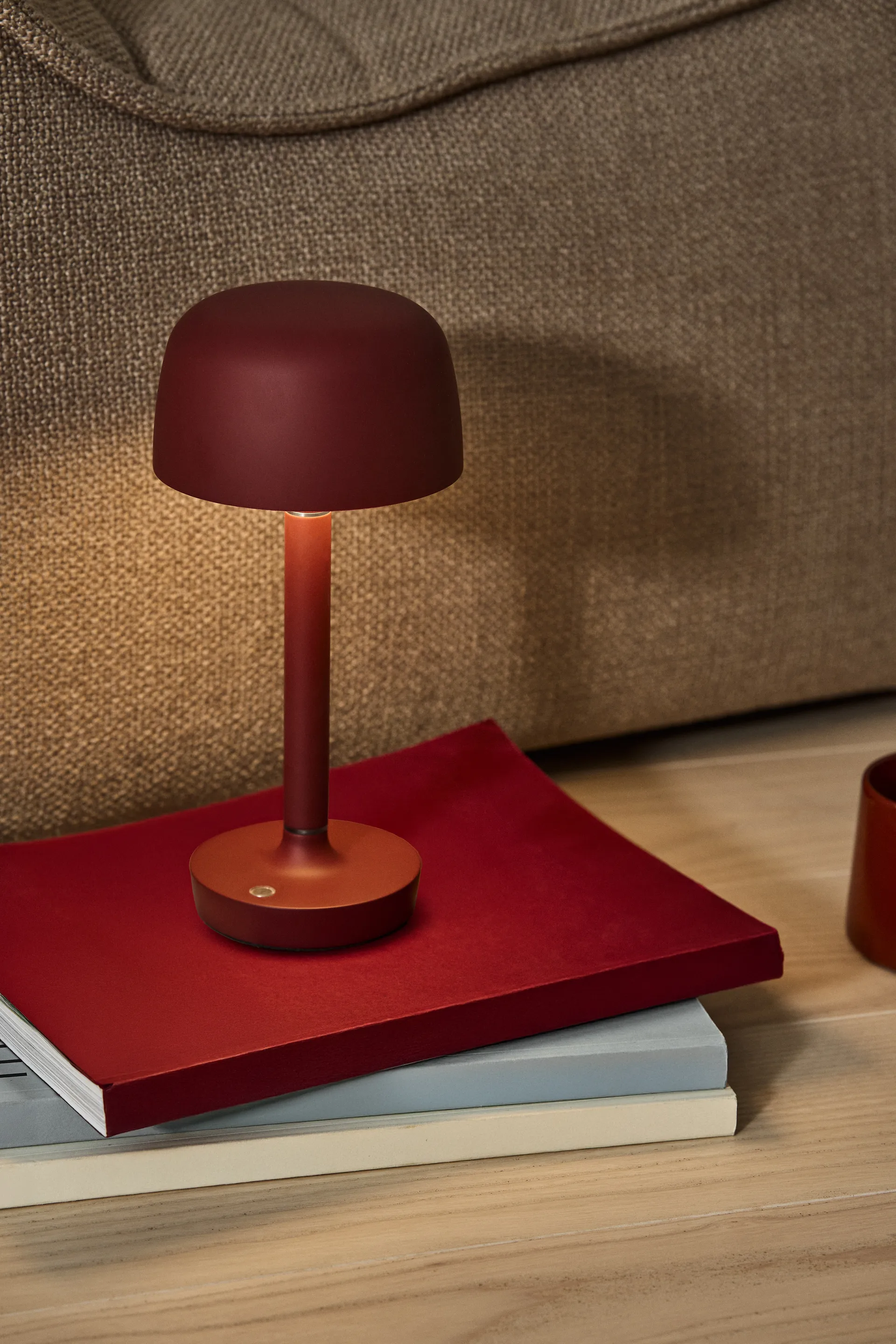 Lampe de table portable Halo 25,5 cm, Burgundy Scandi Living