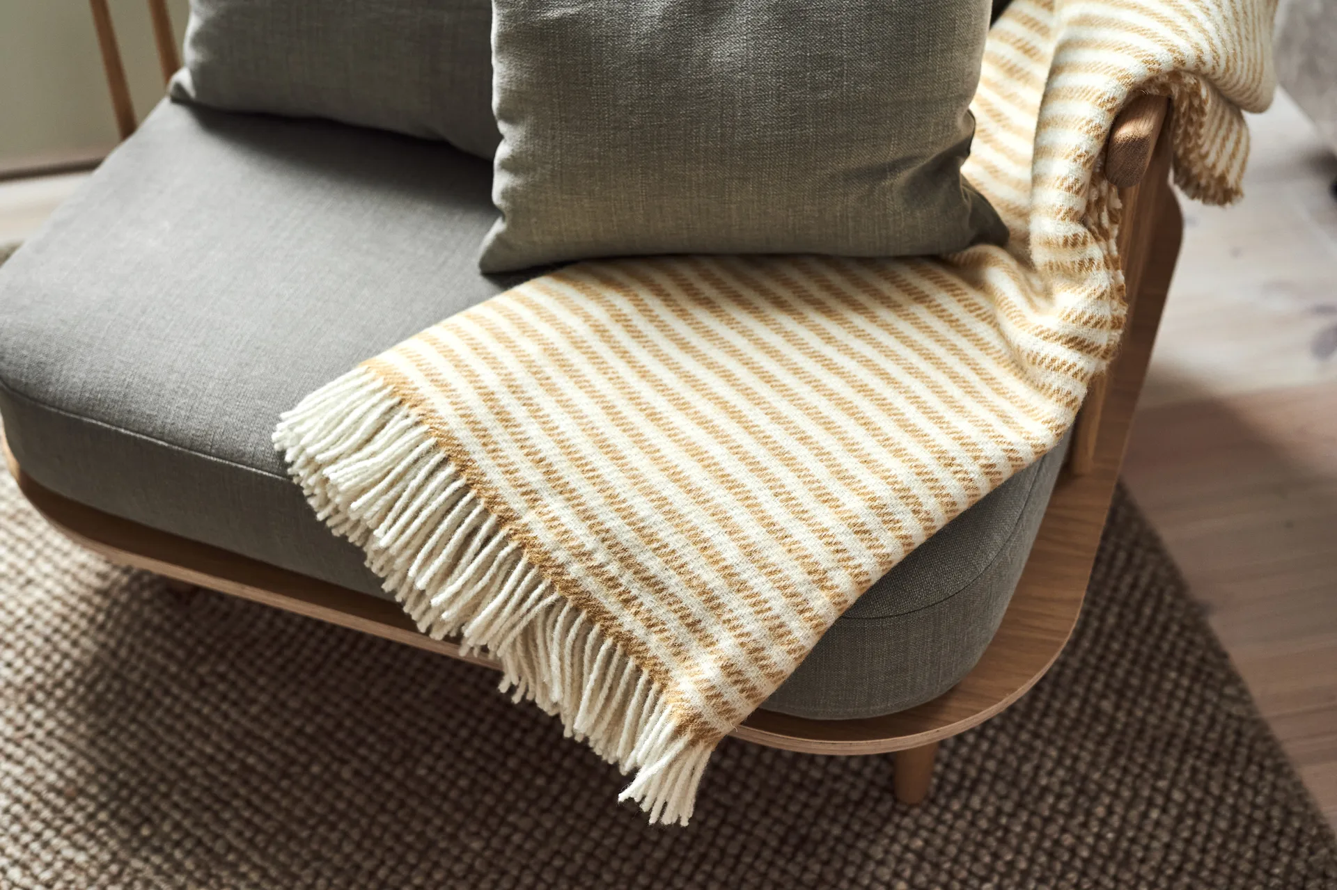 Plaid en laine Tidal 130x180 cm, Mustard Scandi Living