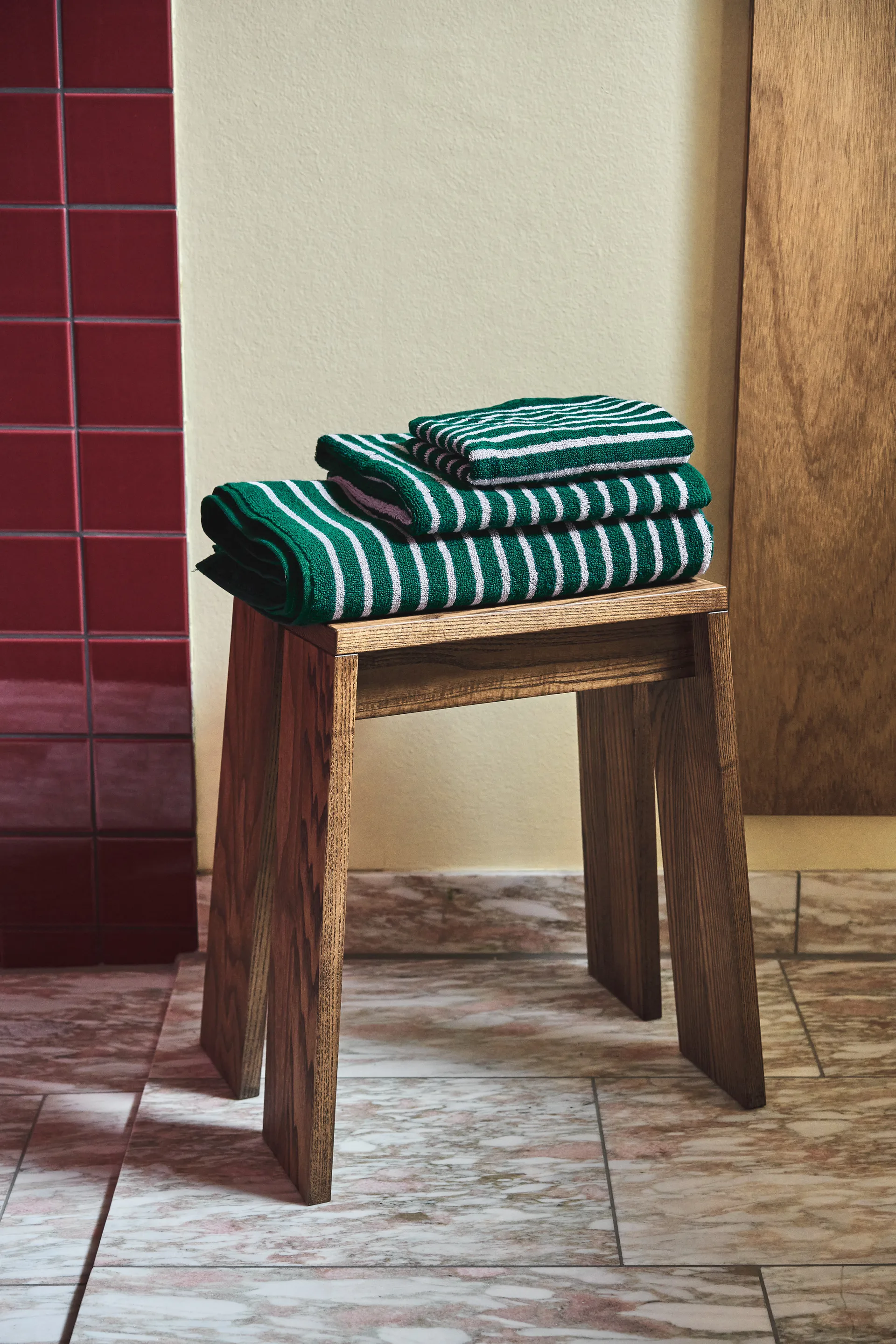 Serviette de bain Drift 70x140 cm, Vert-violet Scandi Living