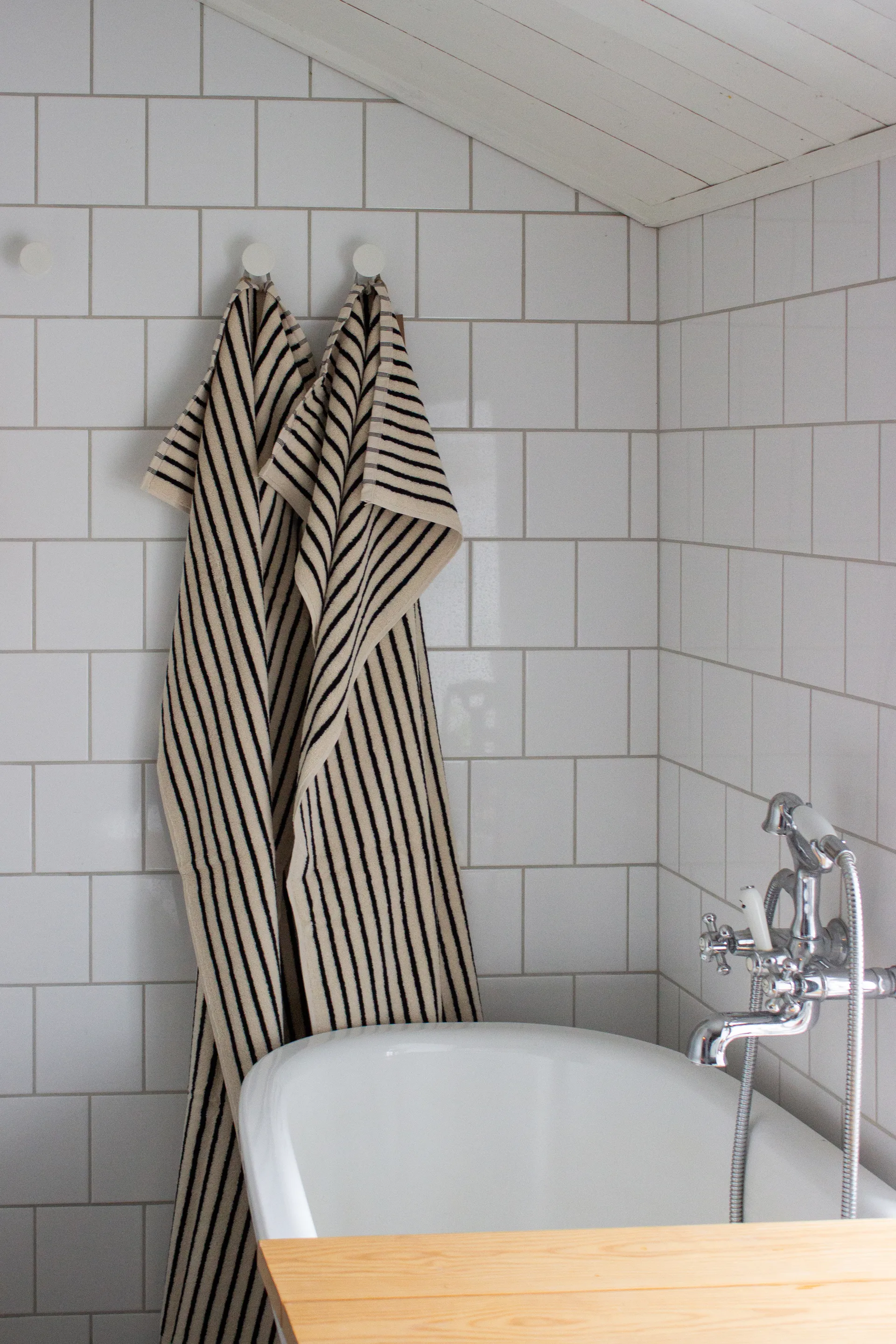 Serviettes de bain Drift 100x150 cm lot de 2 Blanc-noir,  Scandi Living