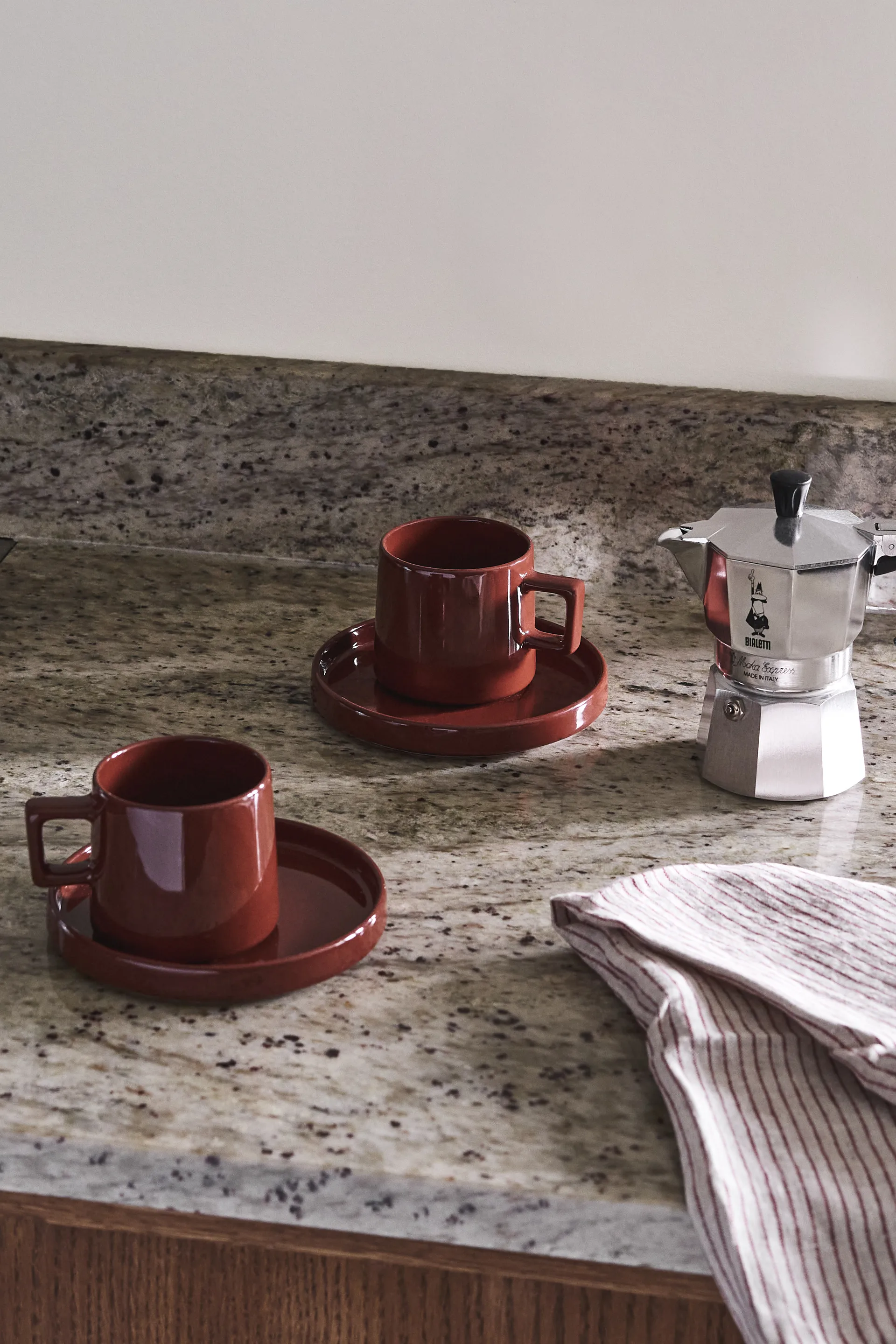 Set petit-déjeuner Taper 12 pièces - Rouge Scandi Living