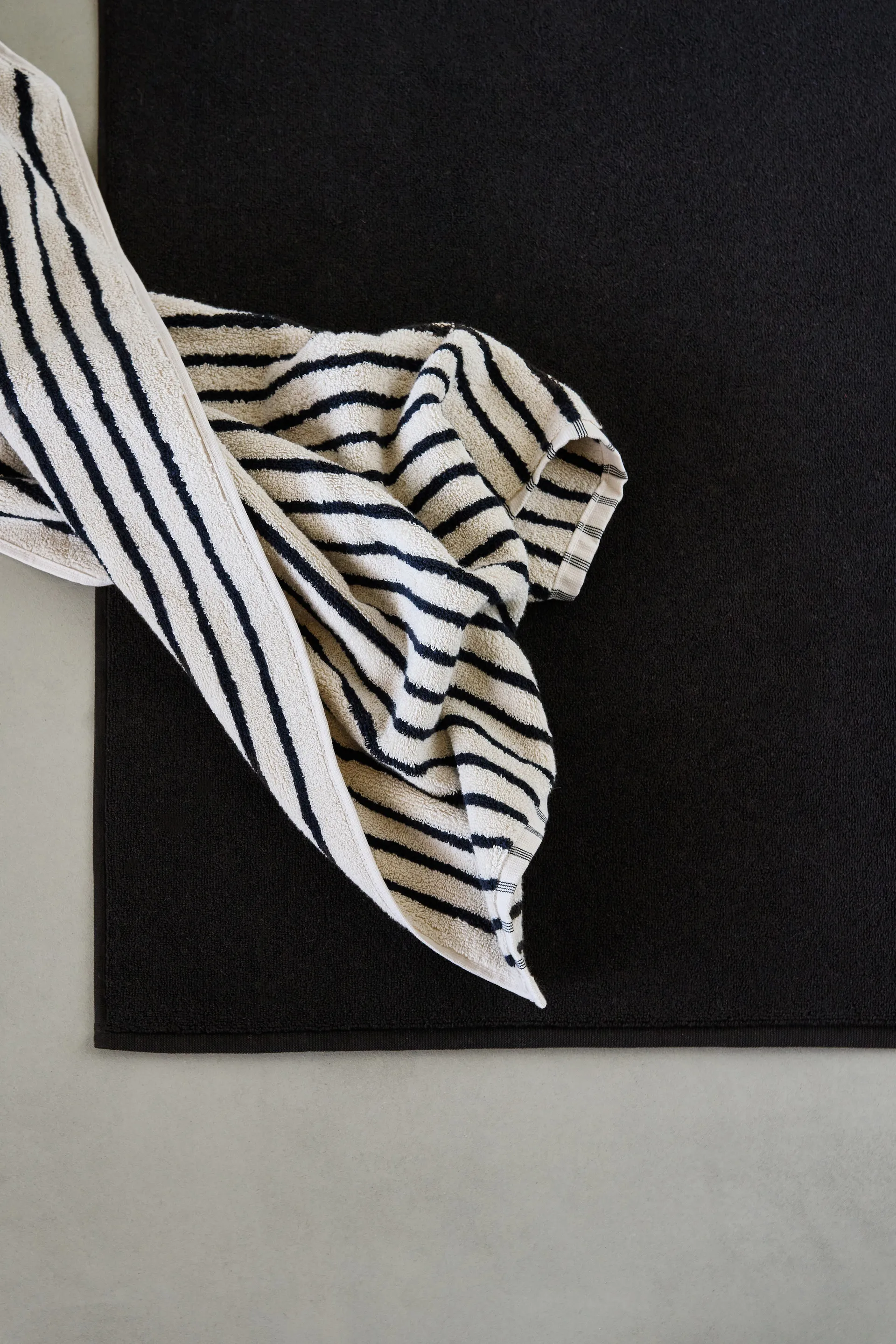 Tapis de bain Drift 50x70 cm, Noir Scandi Living