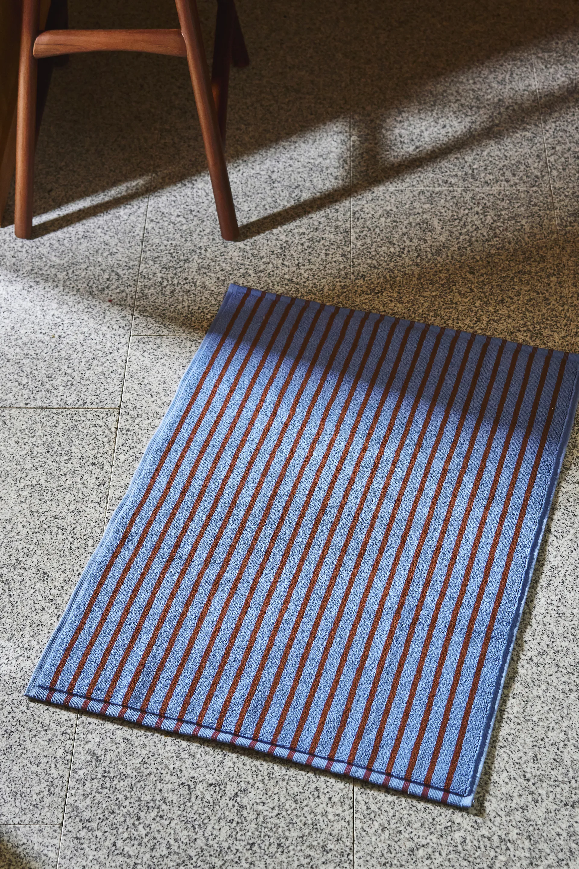Tapis de bain Drift 50x70cm, Bleu-rouge Scandi Living