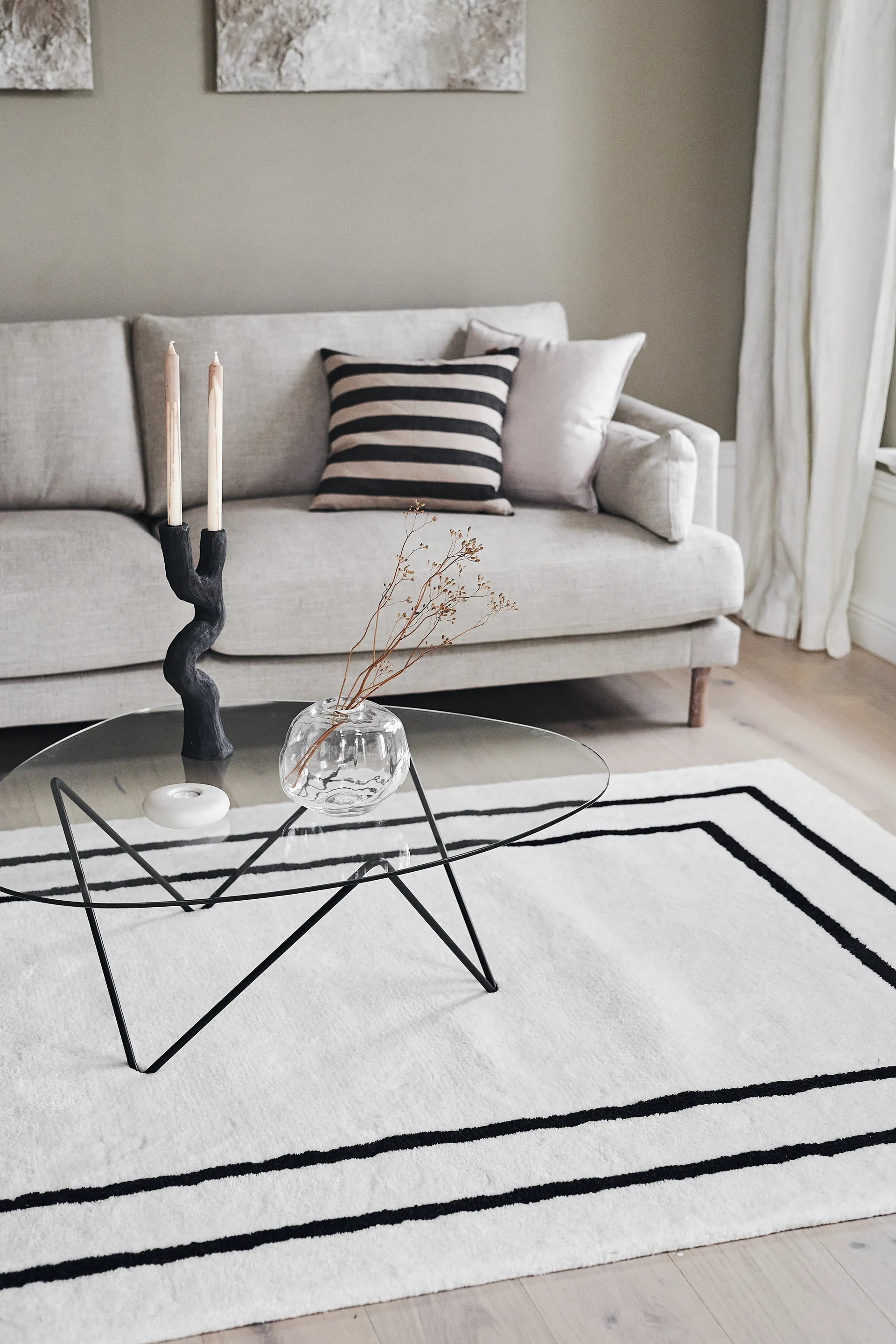 Tapis en laine Borders, Blanc-noir 170x240 cm Scandi Living