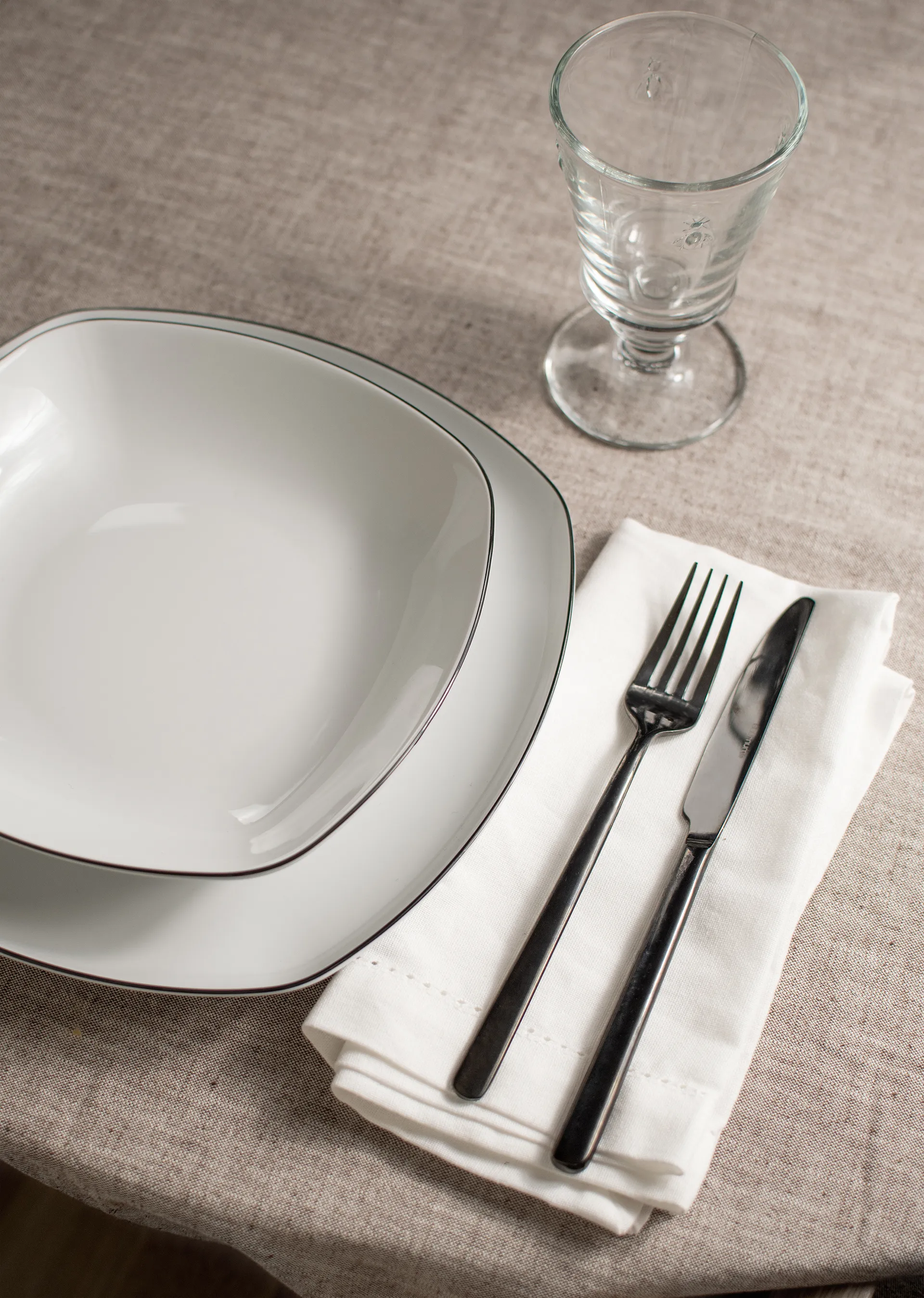 Service de table carré Lido black line 12 pièces, Blanc à bordure noire Seltmann Weiden