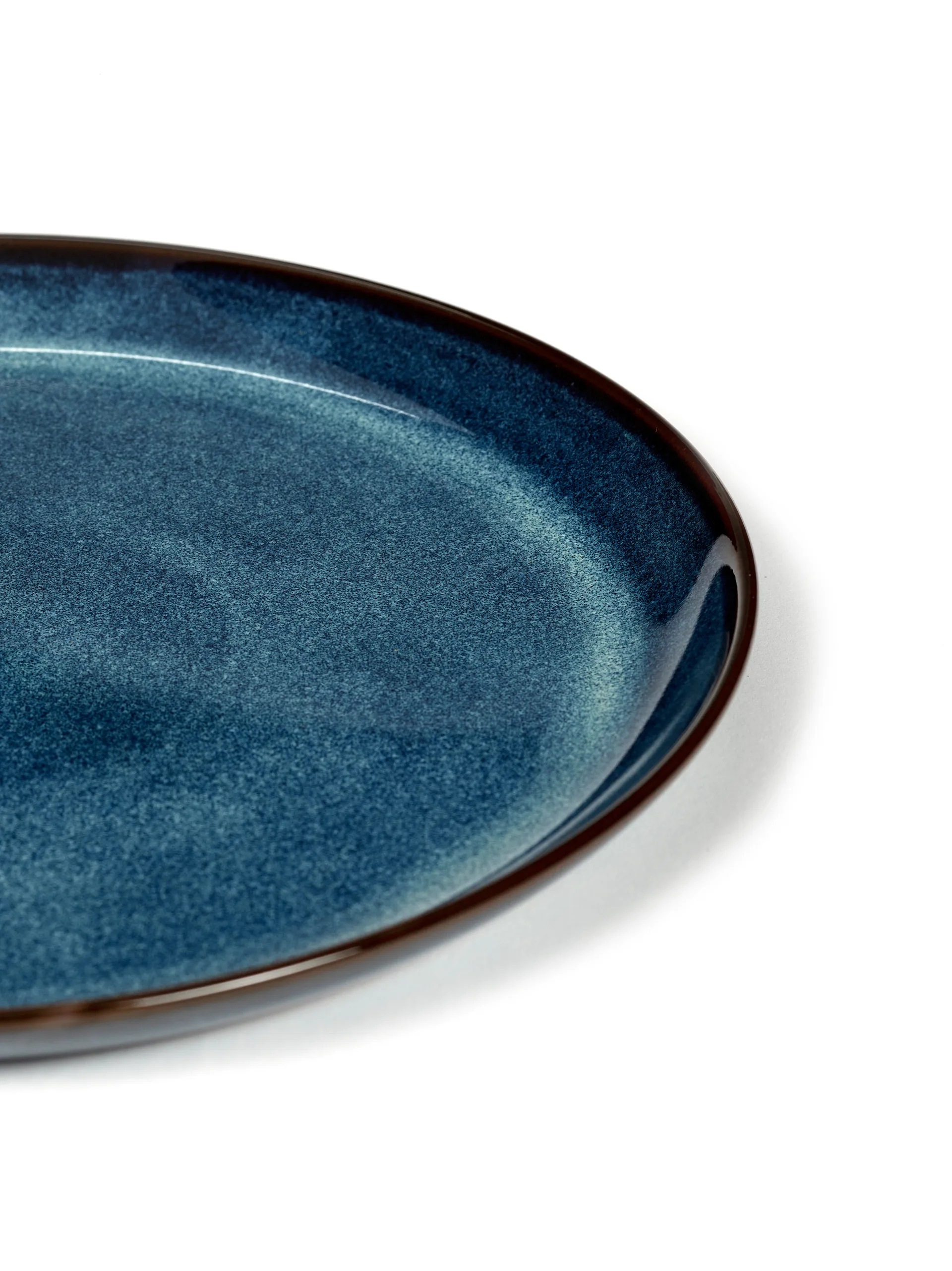 Assiette émaillée Pure M Ø23,5 cm, Bleu foncé Serax