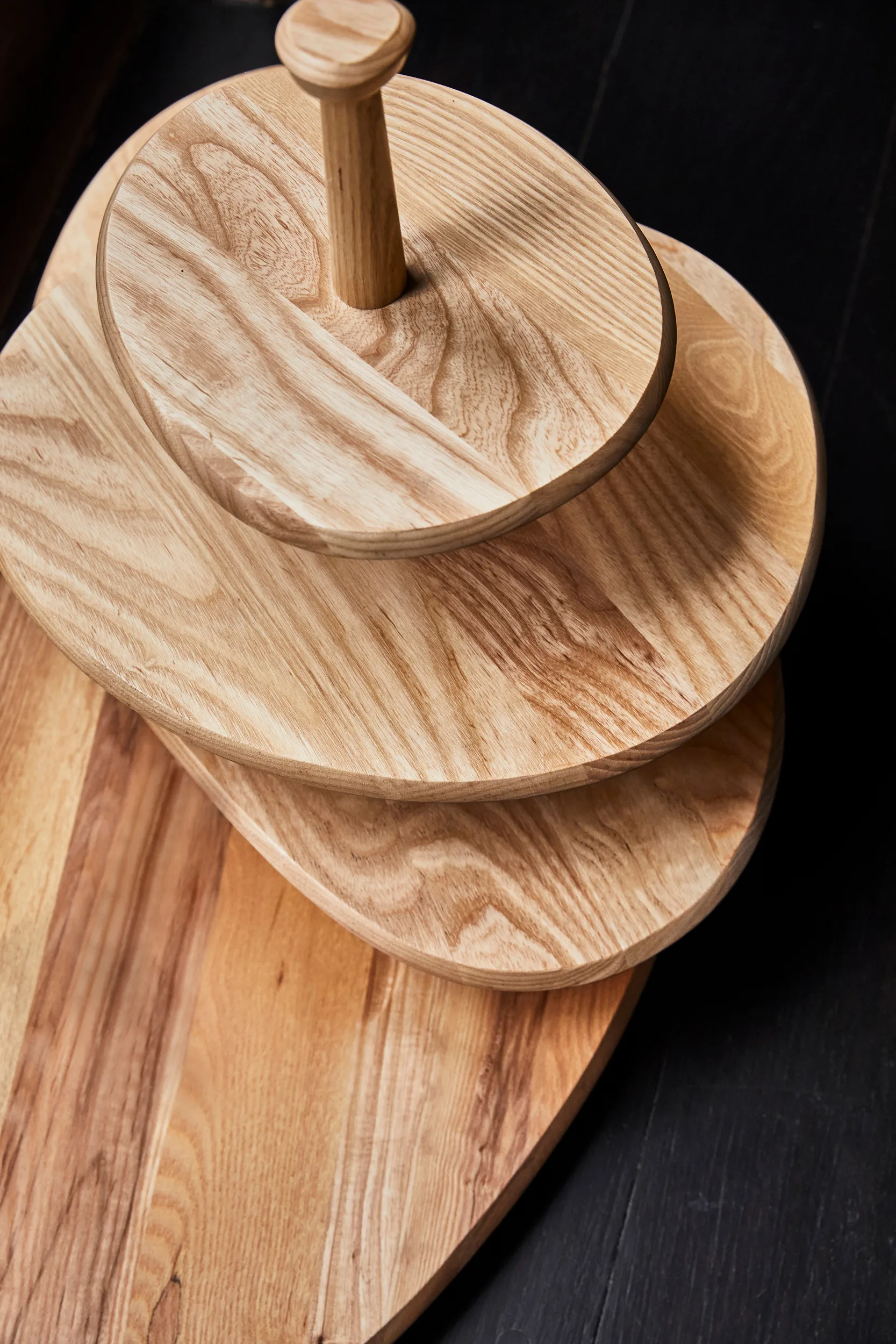 Plat à gâteau 2 étages Dune 01, Ash Serax