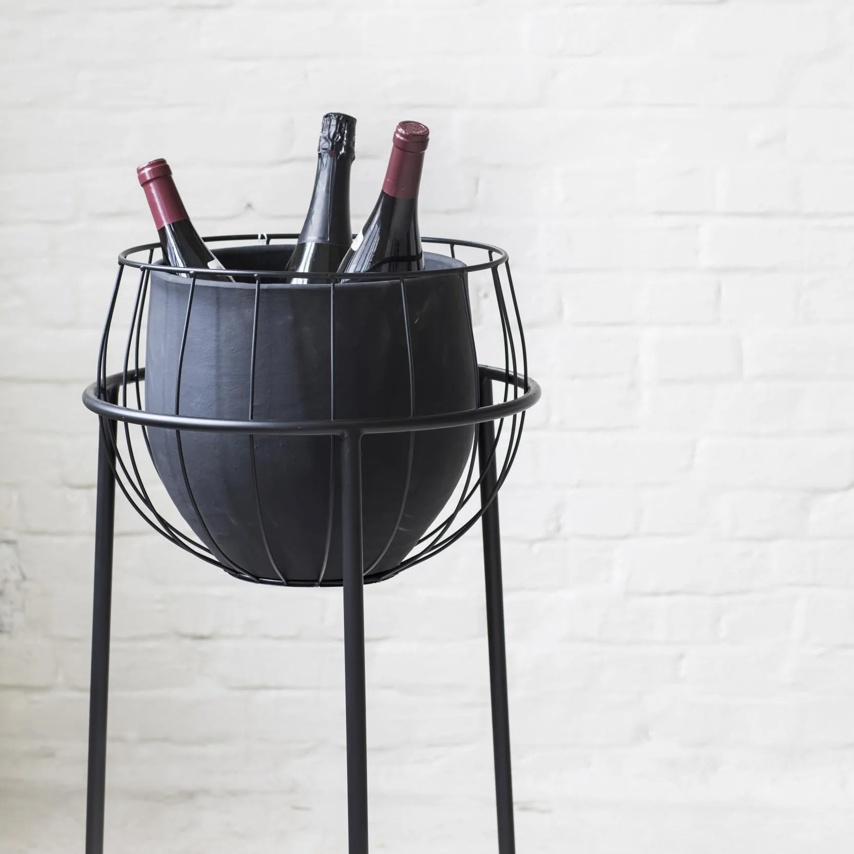 Pot avec piedéstal Serax, Black Serax