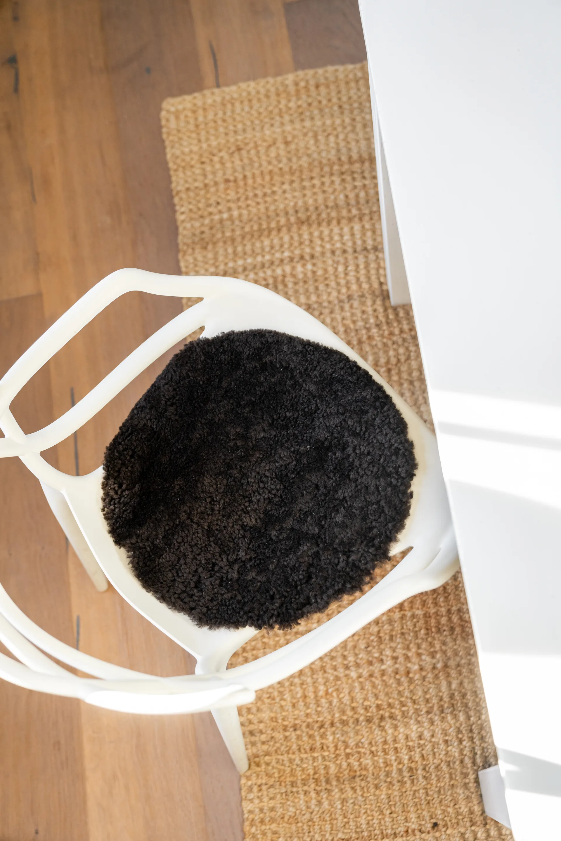 Carreau de chaise Shepherd Jill rembourré 38 cm, marron foncé Shepherd of Sweden