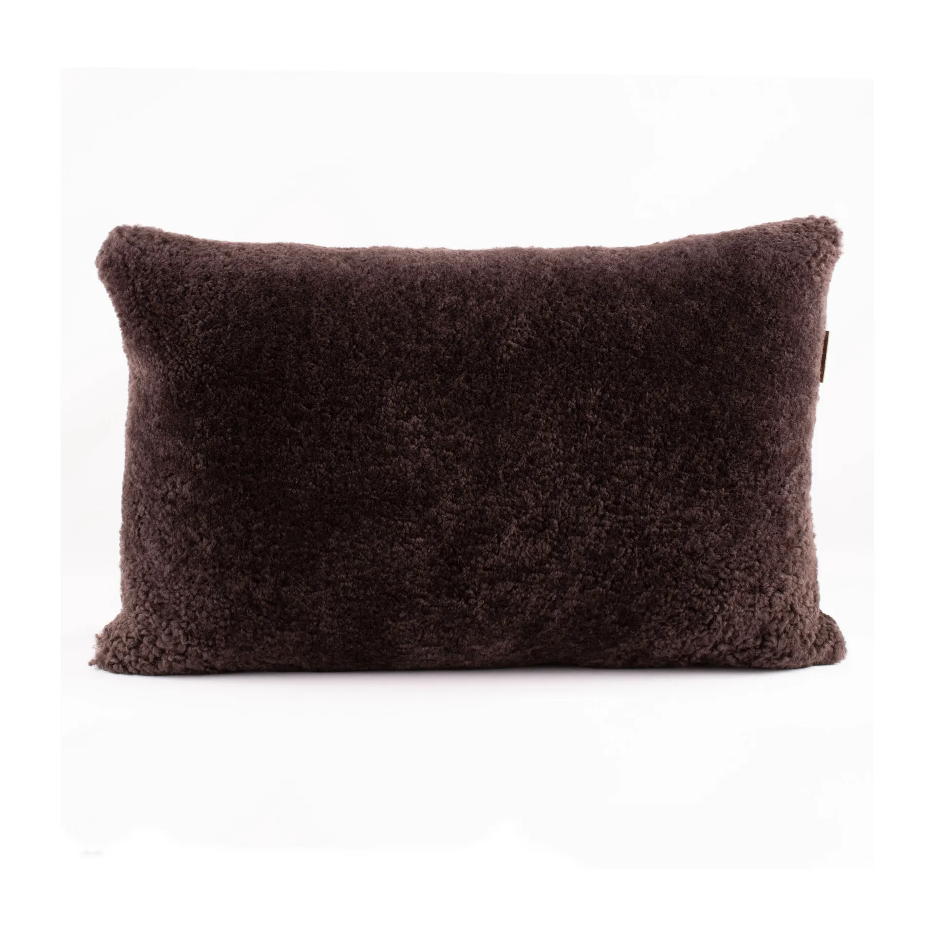 Coussin en peau de mouton Shepherd Alice 60 x 40 cm, marron foncé Shepherd of Sweden