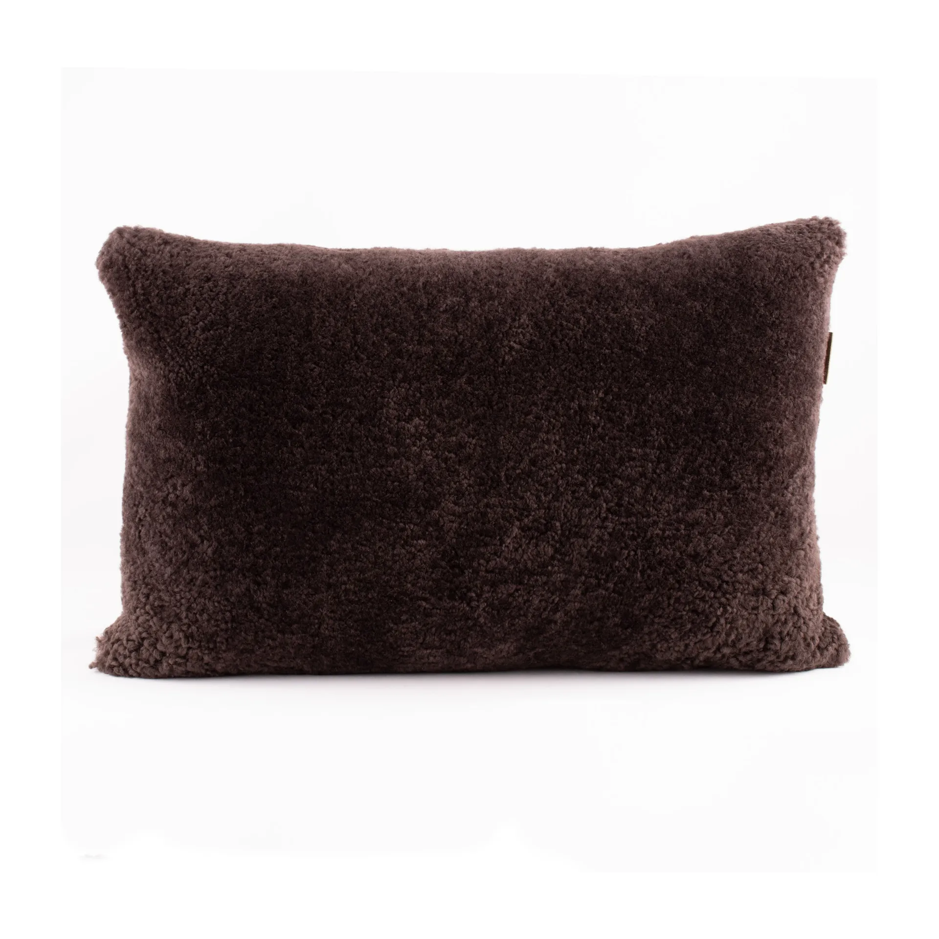 Coussin en peau de mouton Shepherd Lina 40 x 30 cm, marron foncé Shepherd of Sweden