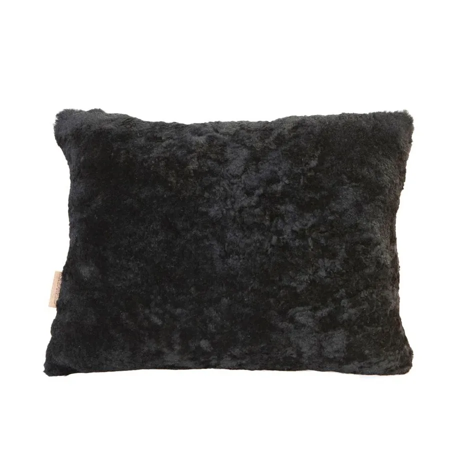 Coussin en peau de mouton Shepherd Lina 40 x 30 cm, noir Shepherd of Sweden