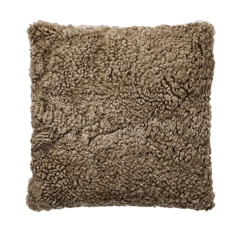 Coussin en peau de mouton Shepherd Lina 40 x 40 cm, Désert Shepherd of Sweden