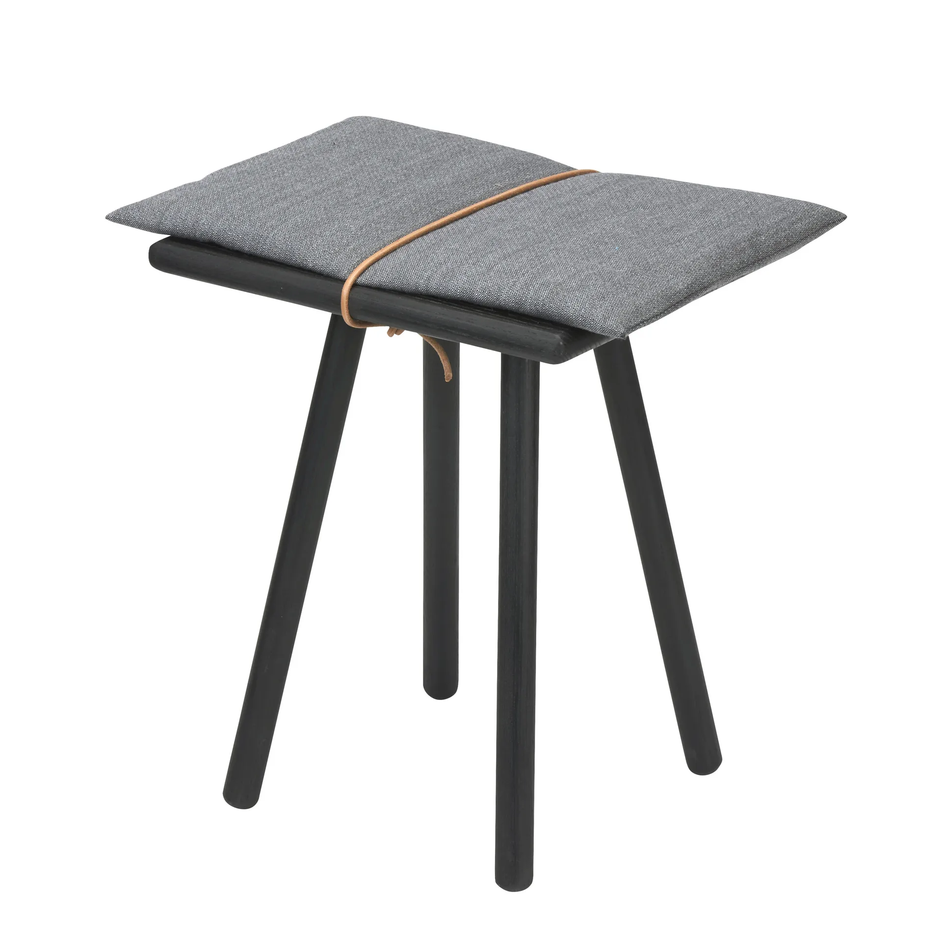 Tabouret Georg, chêne laqué noir Skagerak