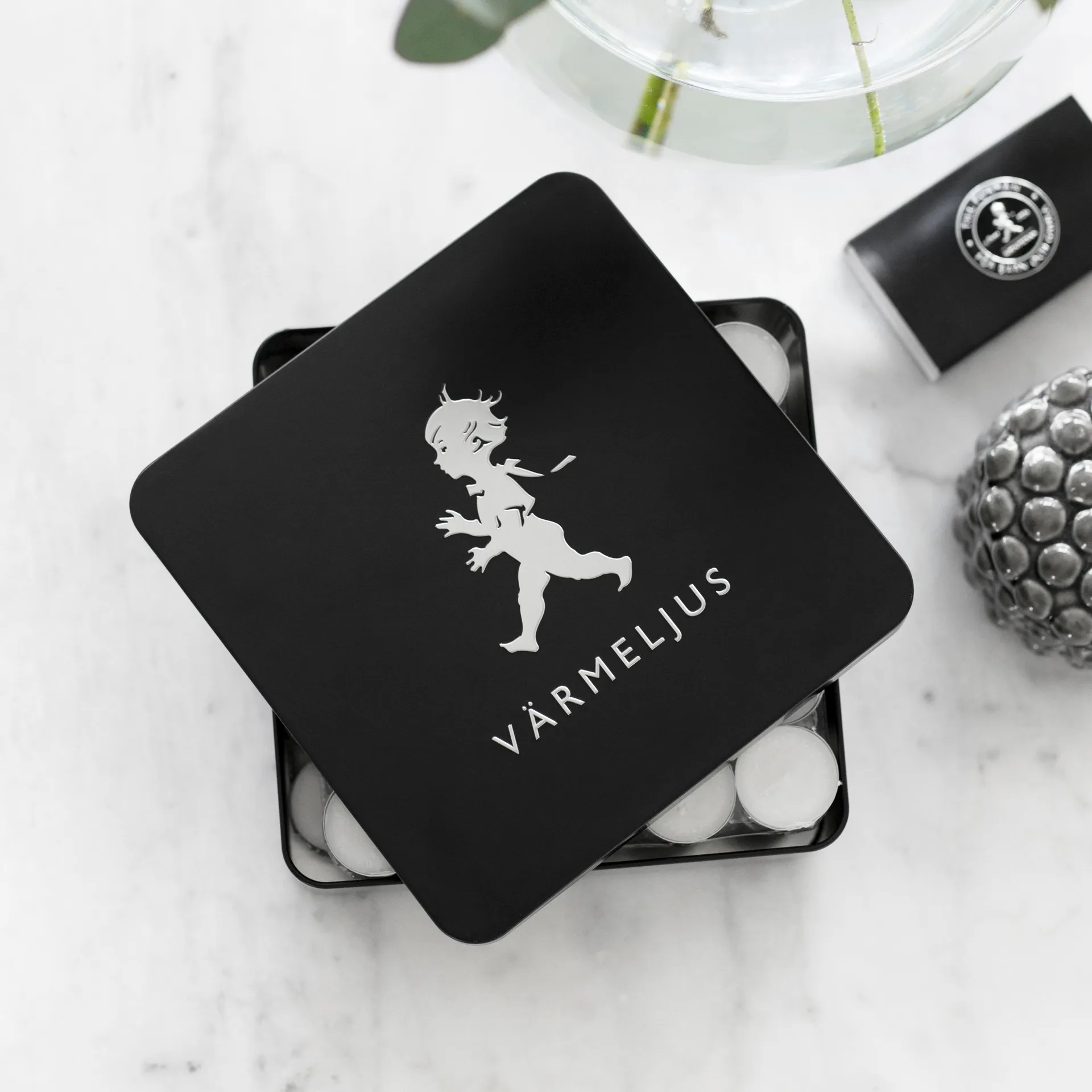 Boîte à bougies chauffe-plat Solstickan 21x21 cm, Noir mat Solstickan Design