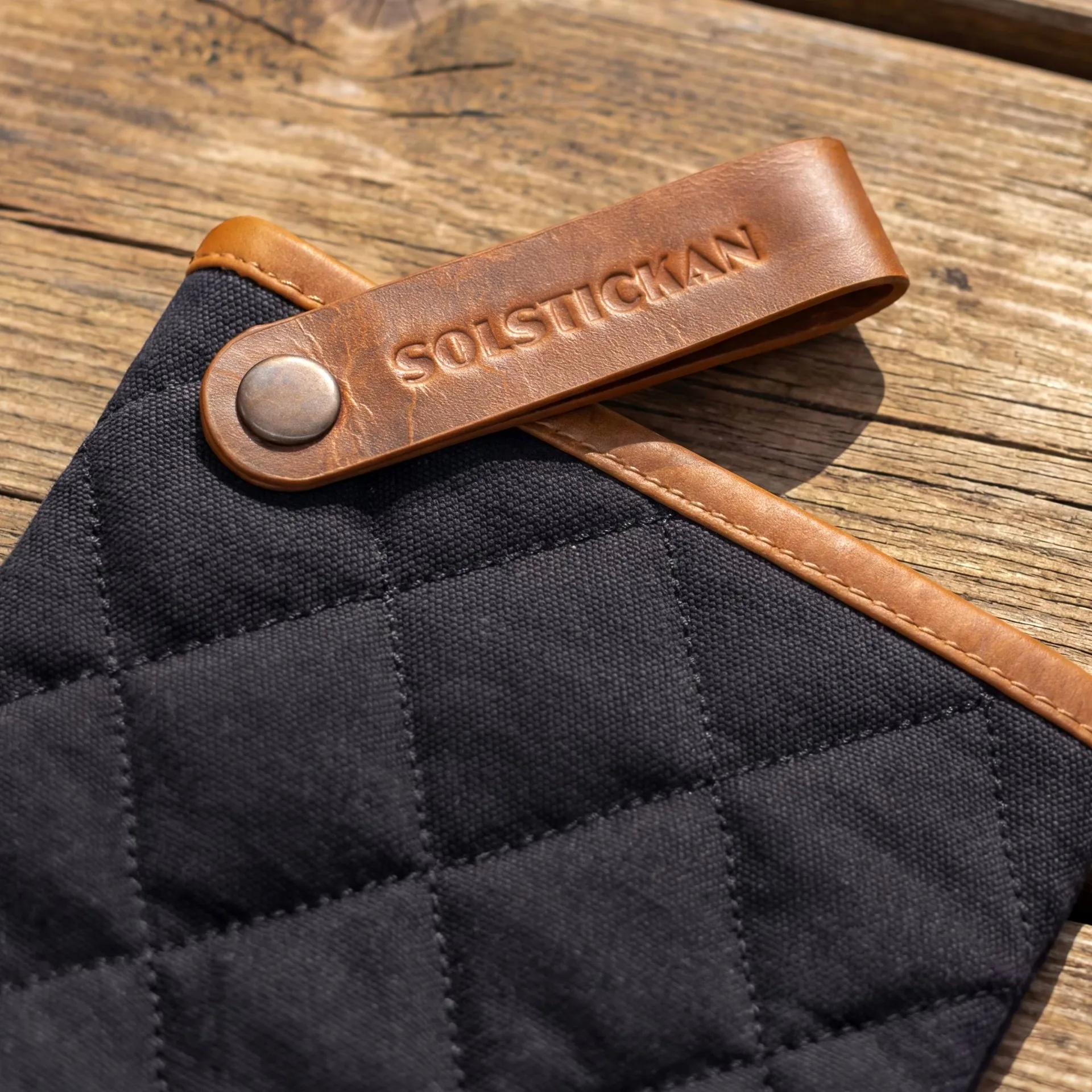 Solstickan gant de cuisine en toile canvas, Noir Solstickan Design