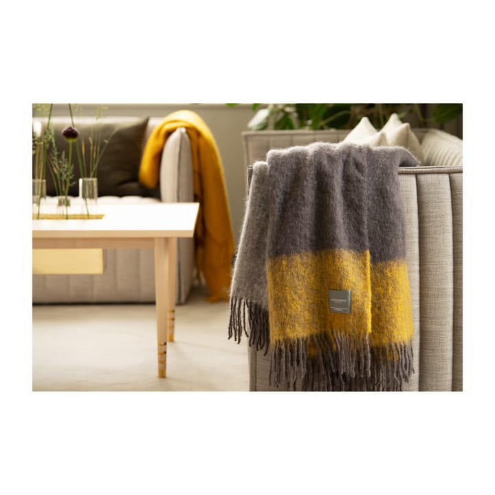 Plaid Mohair, rayures moutarde et charbon de bois Stackelbergs