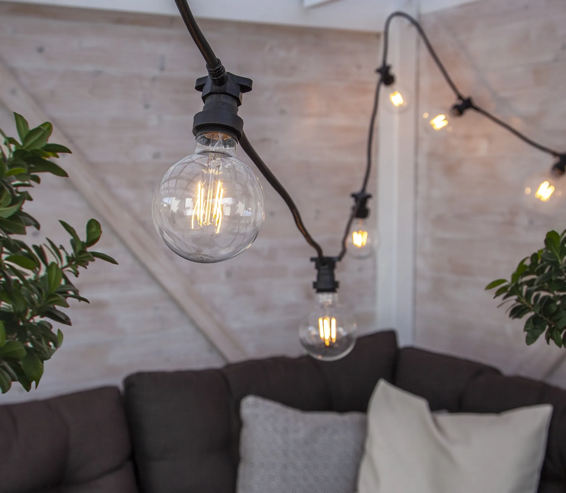 Ampoule Star trading G95 E27 extérieur, Blanc chaud, 100lm Star Trading