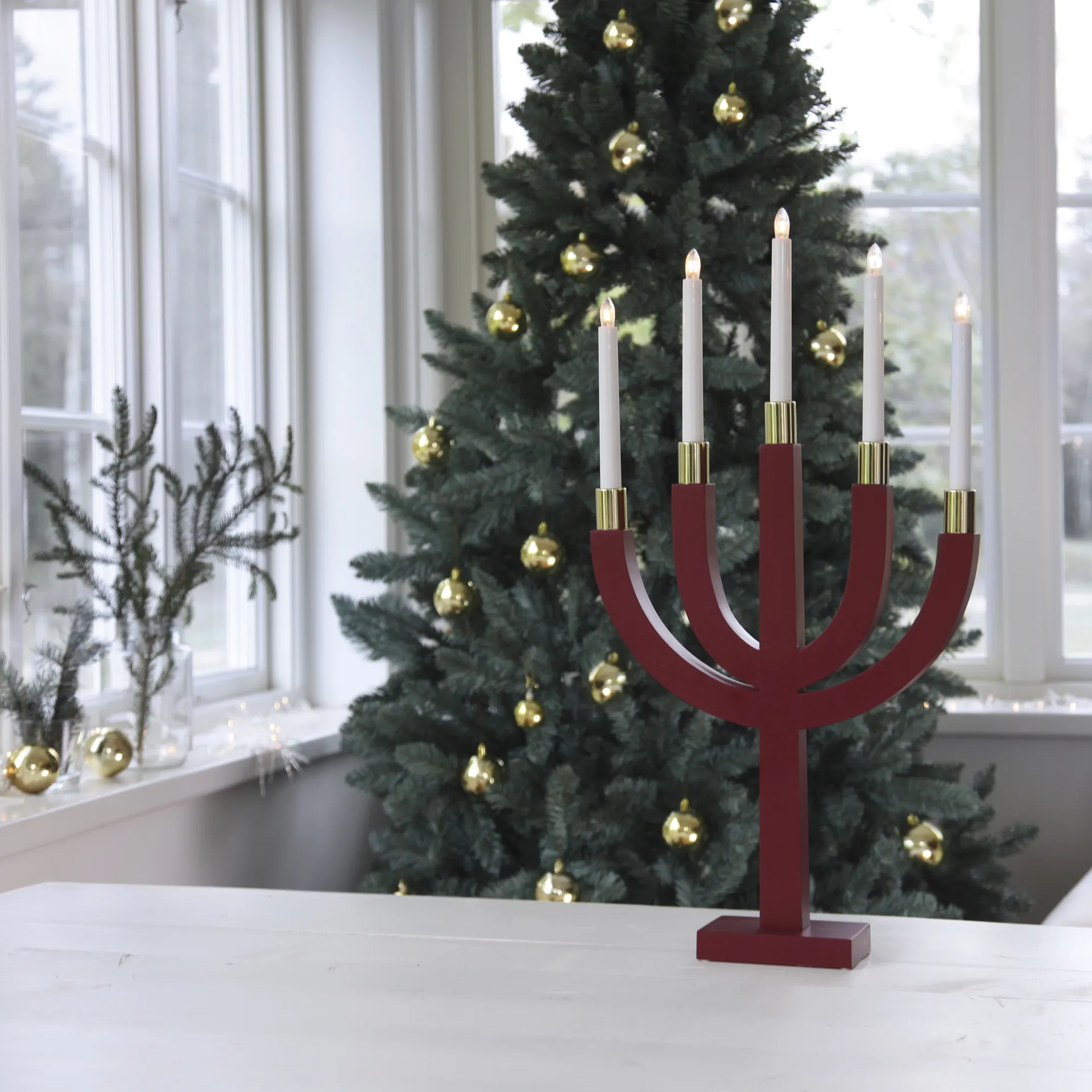 Arche Elias, rouge Star Trading