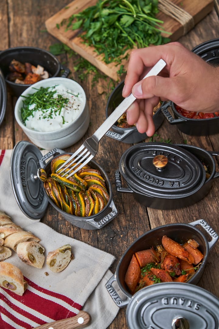 Cocotte ovale La Cocotte Staub 0,6 L, Noir STAUB