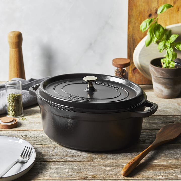 Cocotte ovale La Cocotte Staub fonte 2,35 L, Noir STAUB