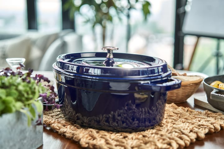 Cocotte ovale La Cocotte Staub fonte 6,7 L, Bleu foncé STAUB