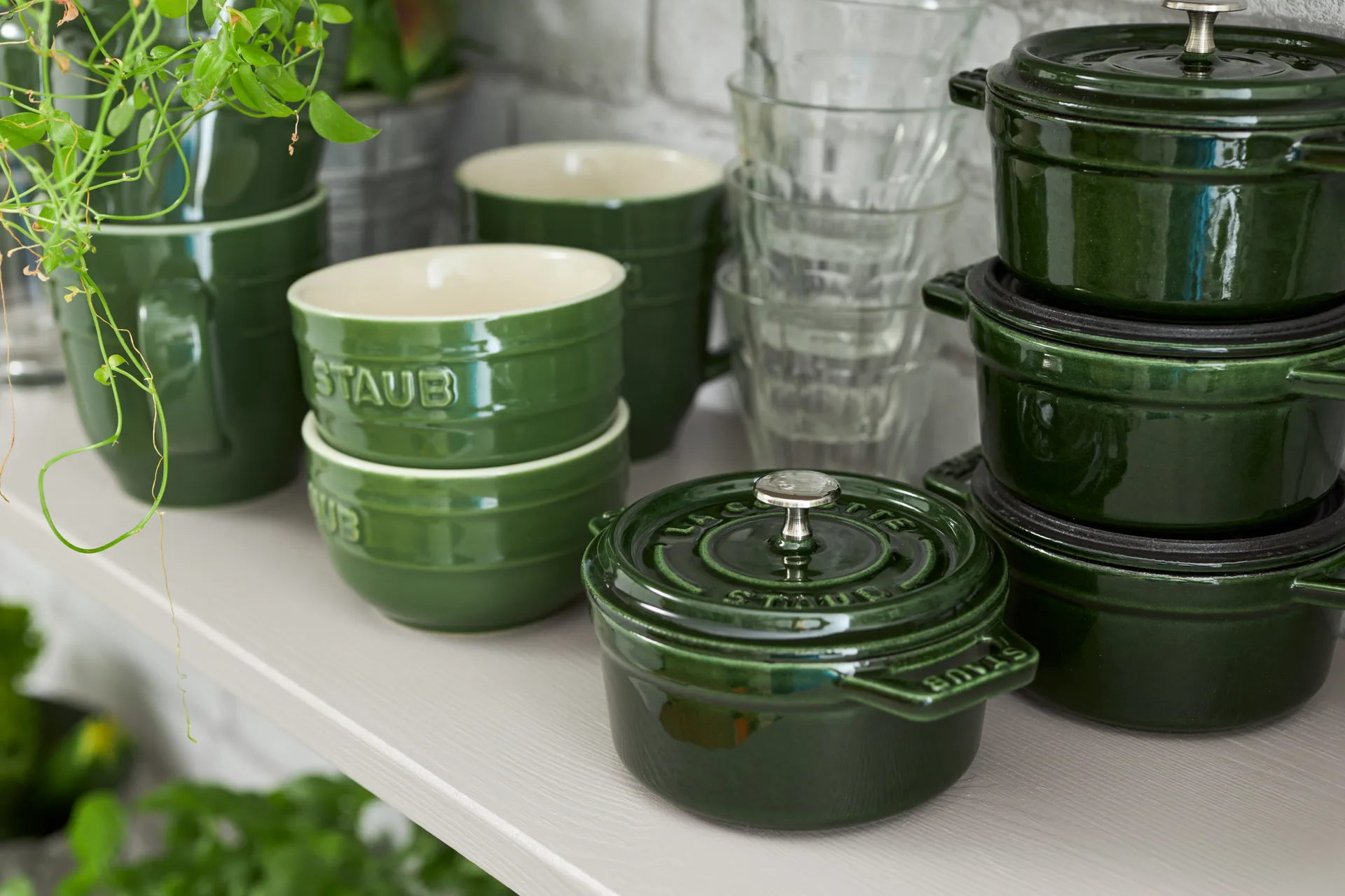 Cocotte ronde La Cocotte Staub fonte 0,25 L, Basilic vert STAUB